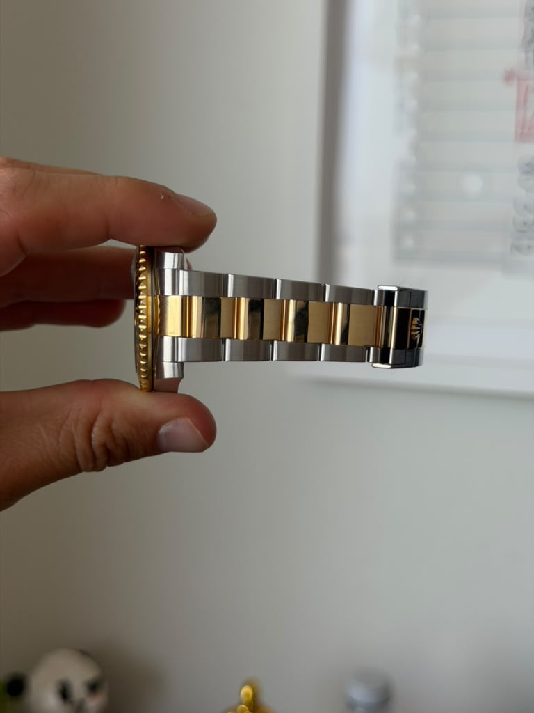 Rolex GMT-Master II 116713LN view 4