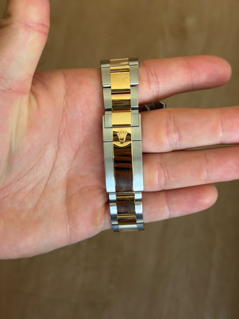 Rolex GMT-Master II 116713LN view 3