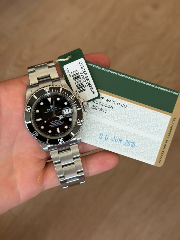 Rolex Submariner 16610 view 2