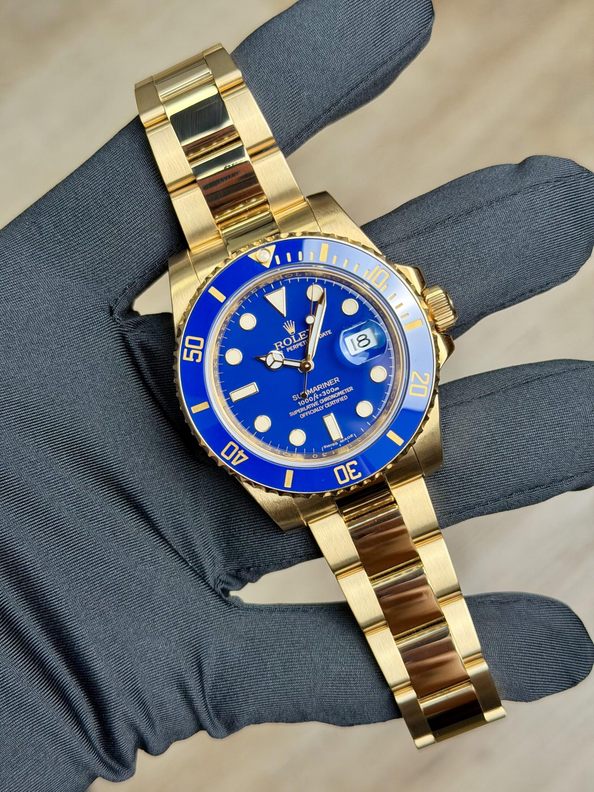 Rolex Submariner Date “Flat Blue” 116618LB view 3