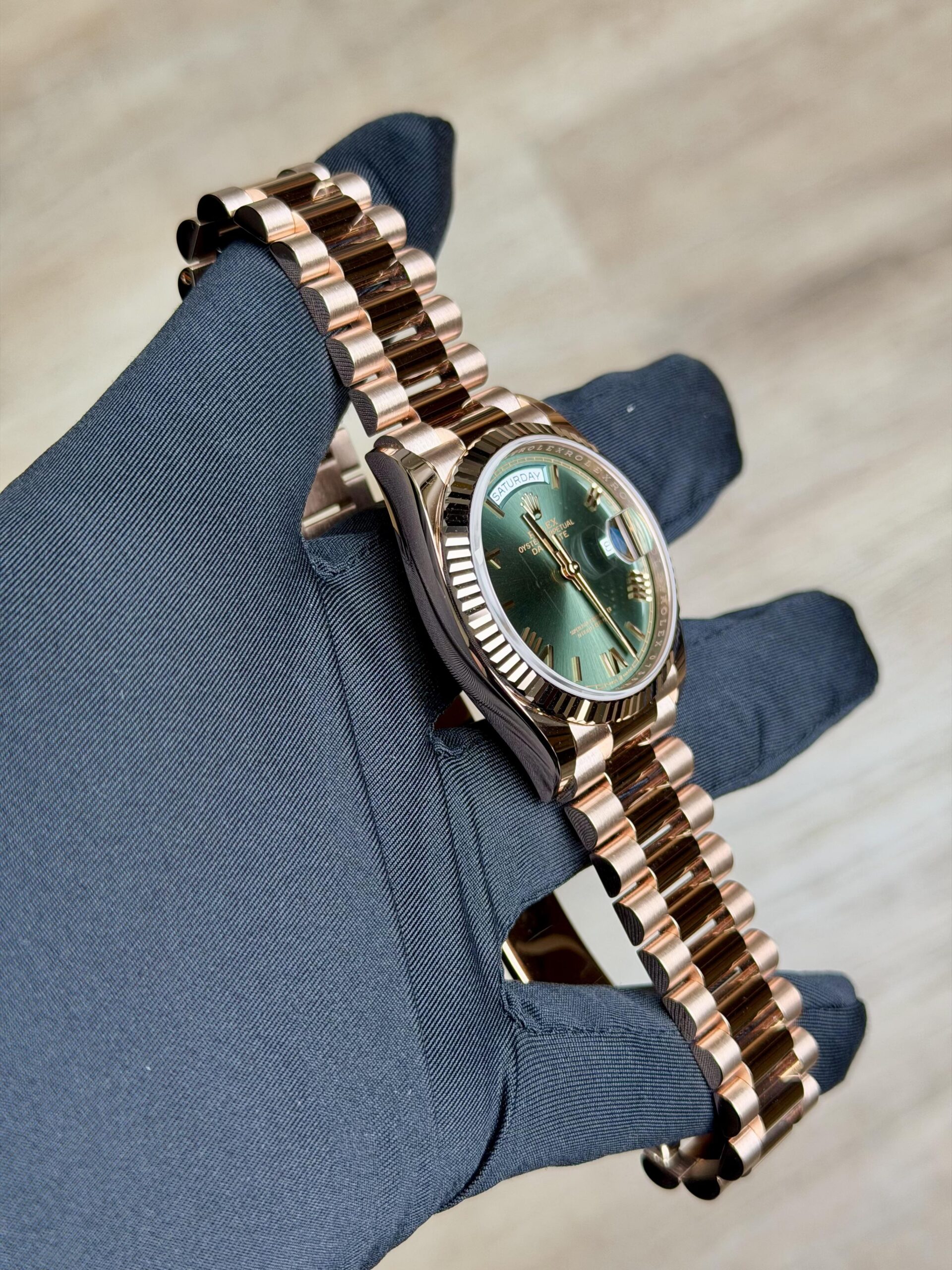 Rolex Day-Date 36 128235 view 4
