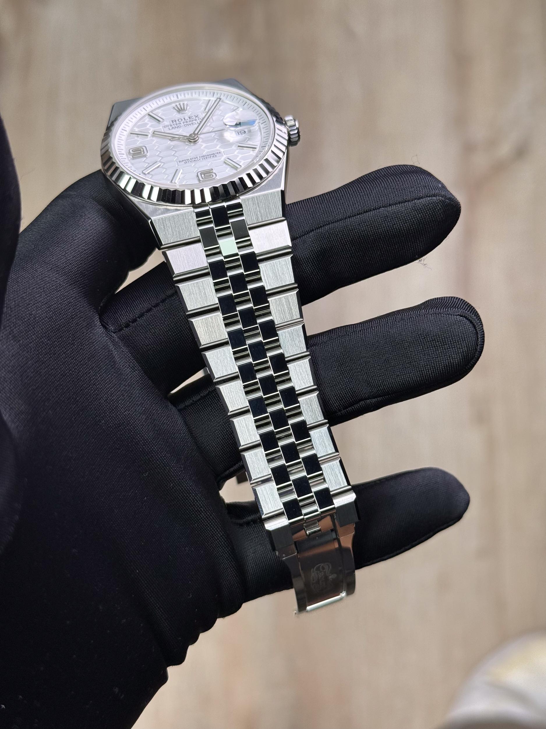 Rolex Land-Dweller 127334 view 5