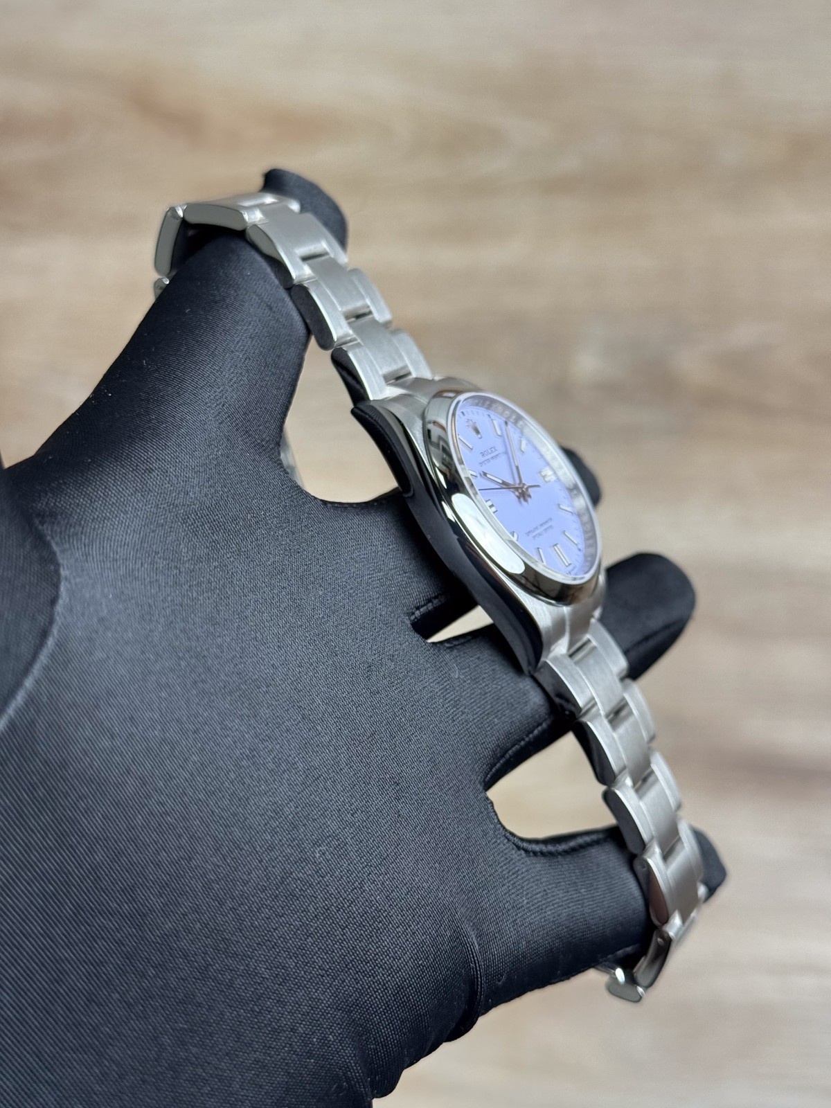 Rolex Oyster Perpetual 126000 view 4