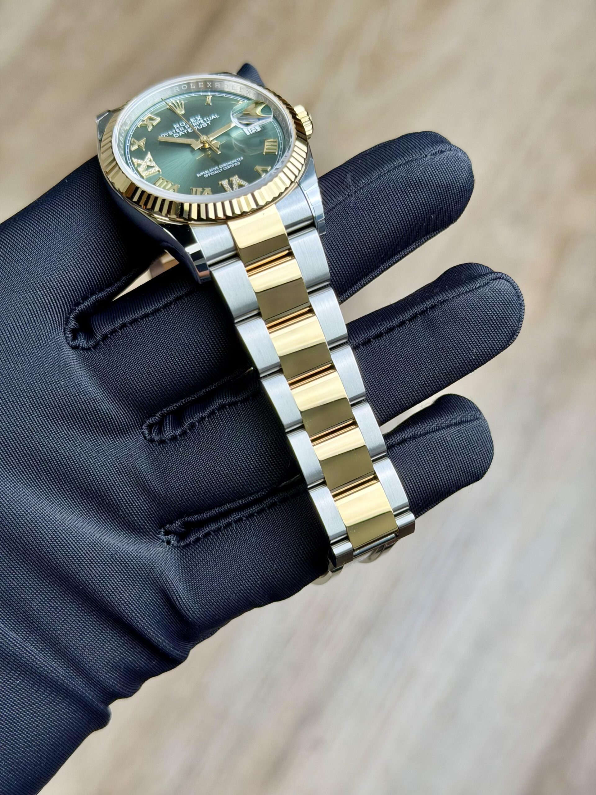 Rolex Datejust 126233 view 6