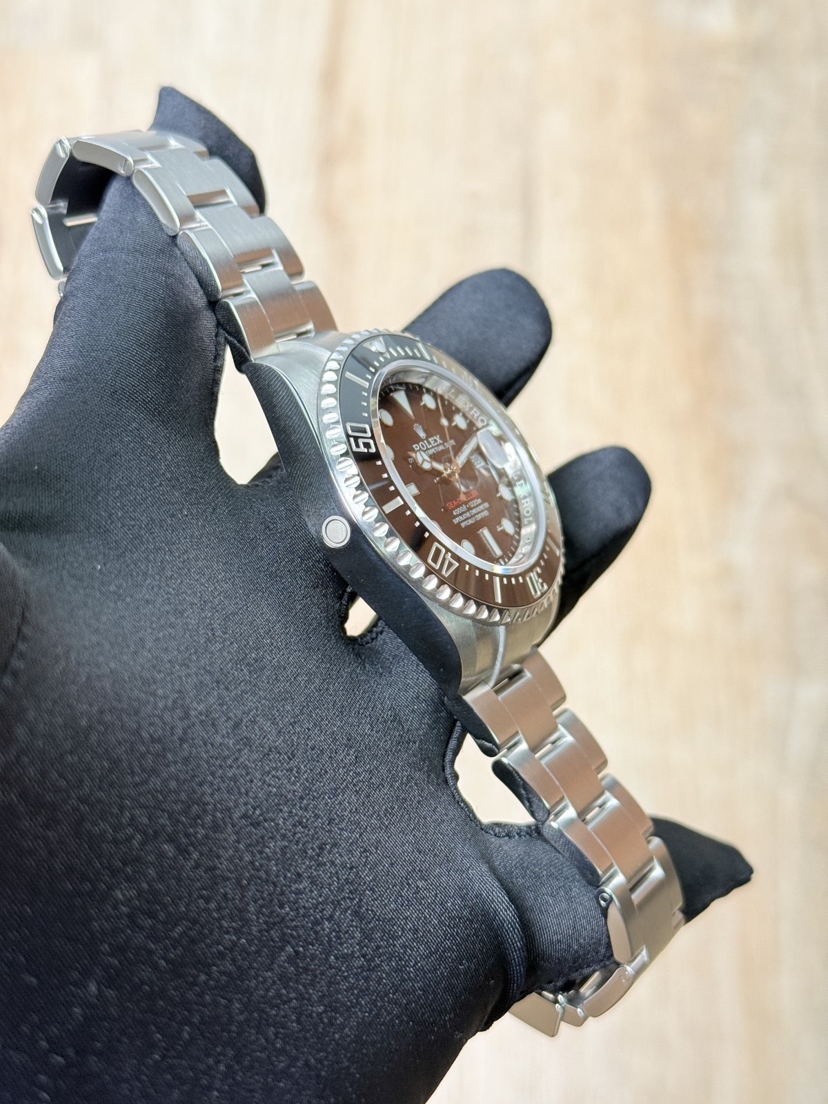 Rolex Sea-Dweller 126600 view 7
