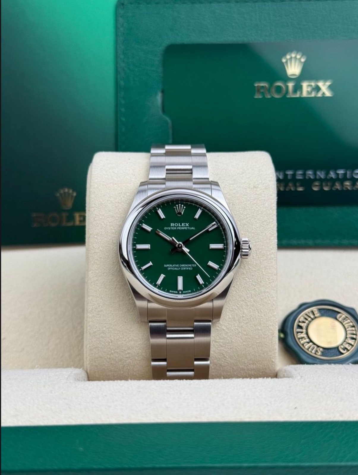 Rolex Oyster Perpetual 277200 view 2