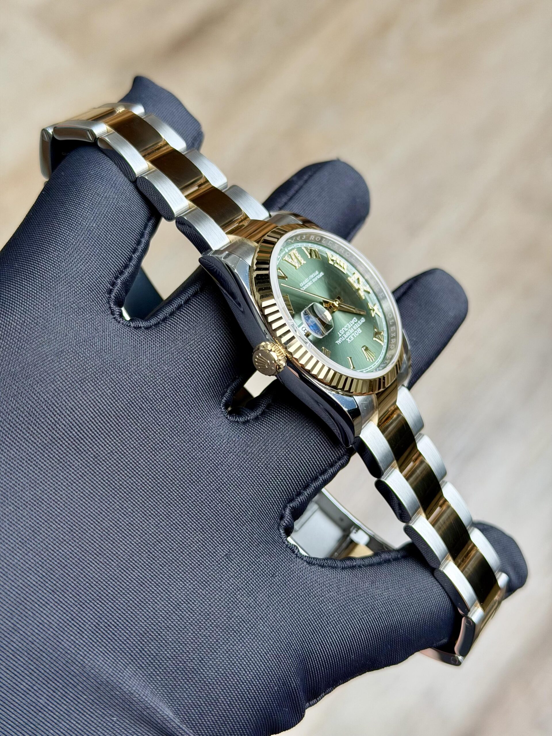 Rolex Datejust 126233 view 8