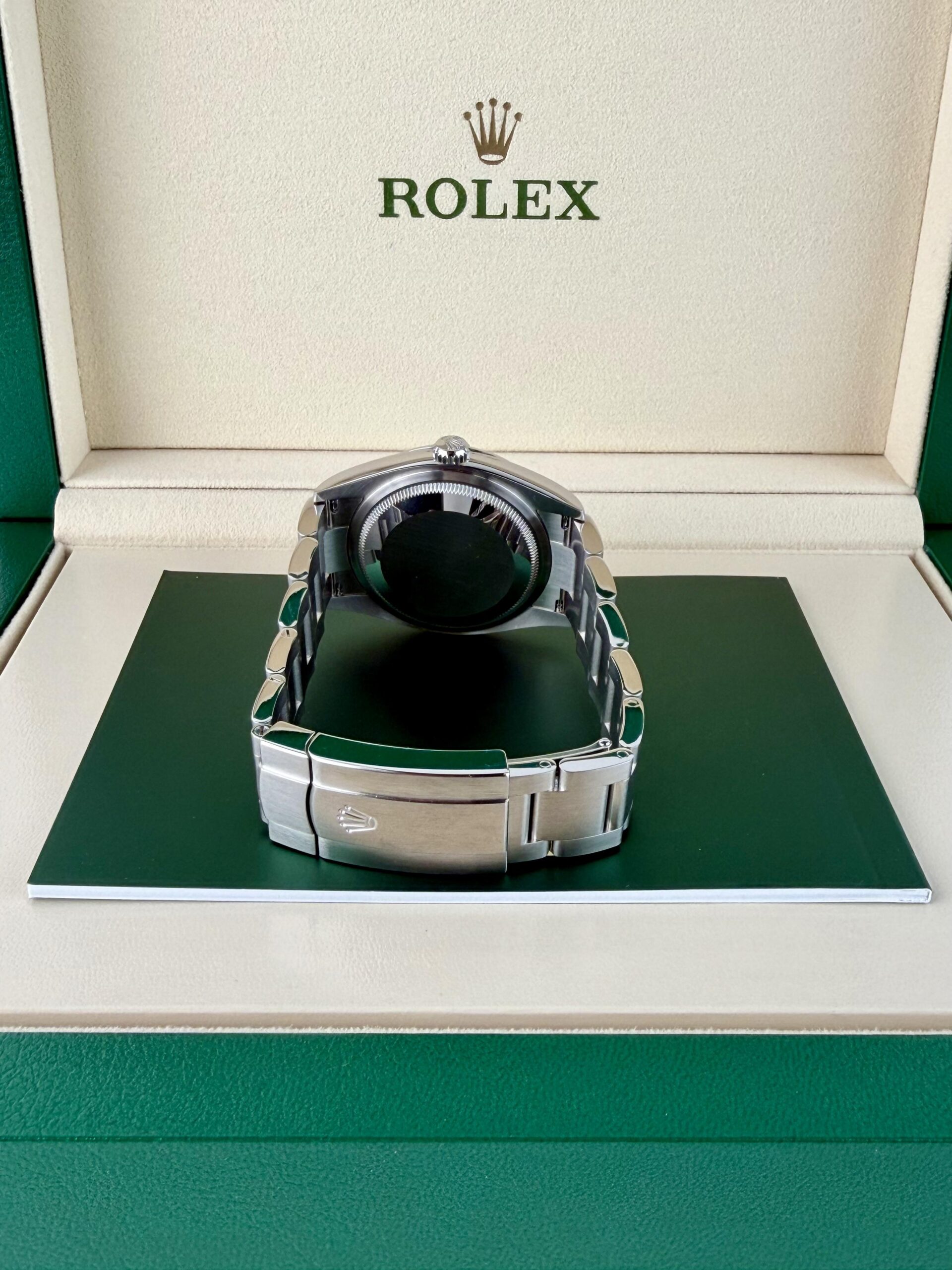 Rolex Oyster Perpetual 126000 view 7