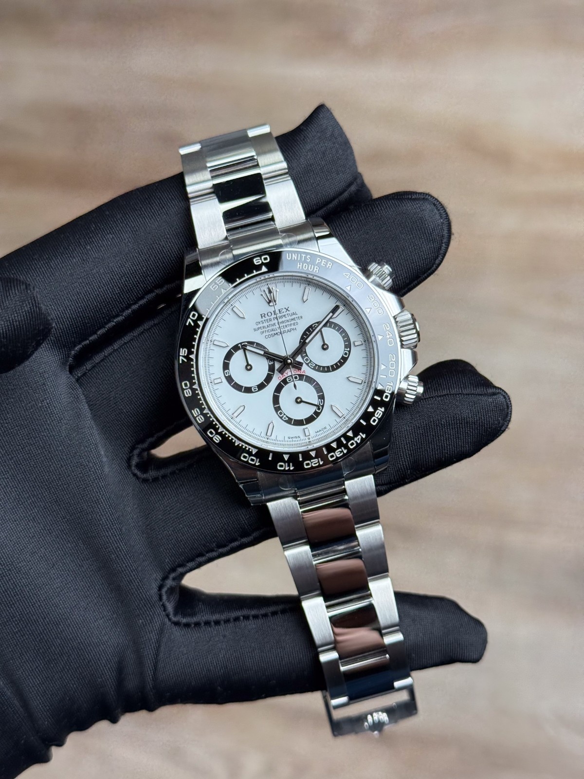 Rolex Cosmograph Daytona 126500LN view 3