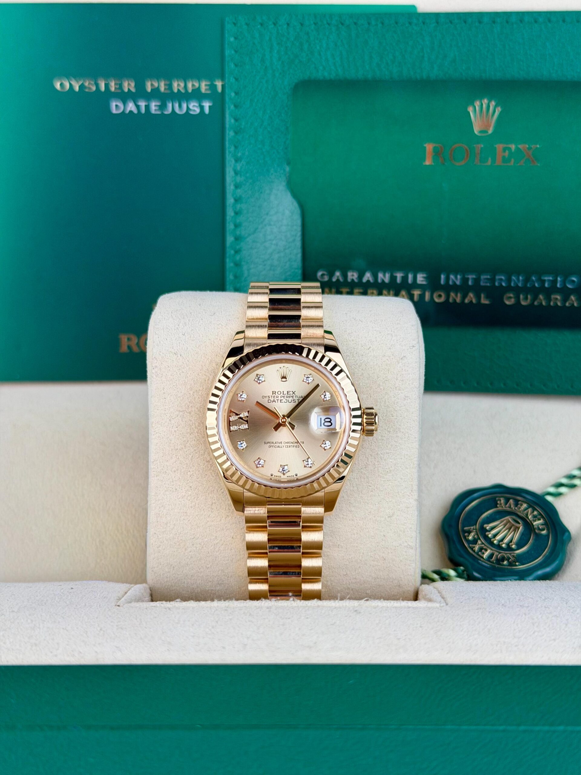 Rolex Datejust 28 279178 view 2