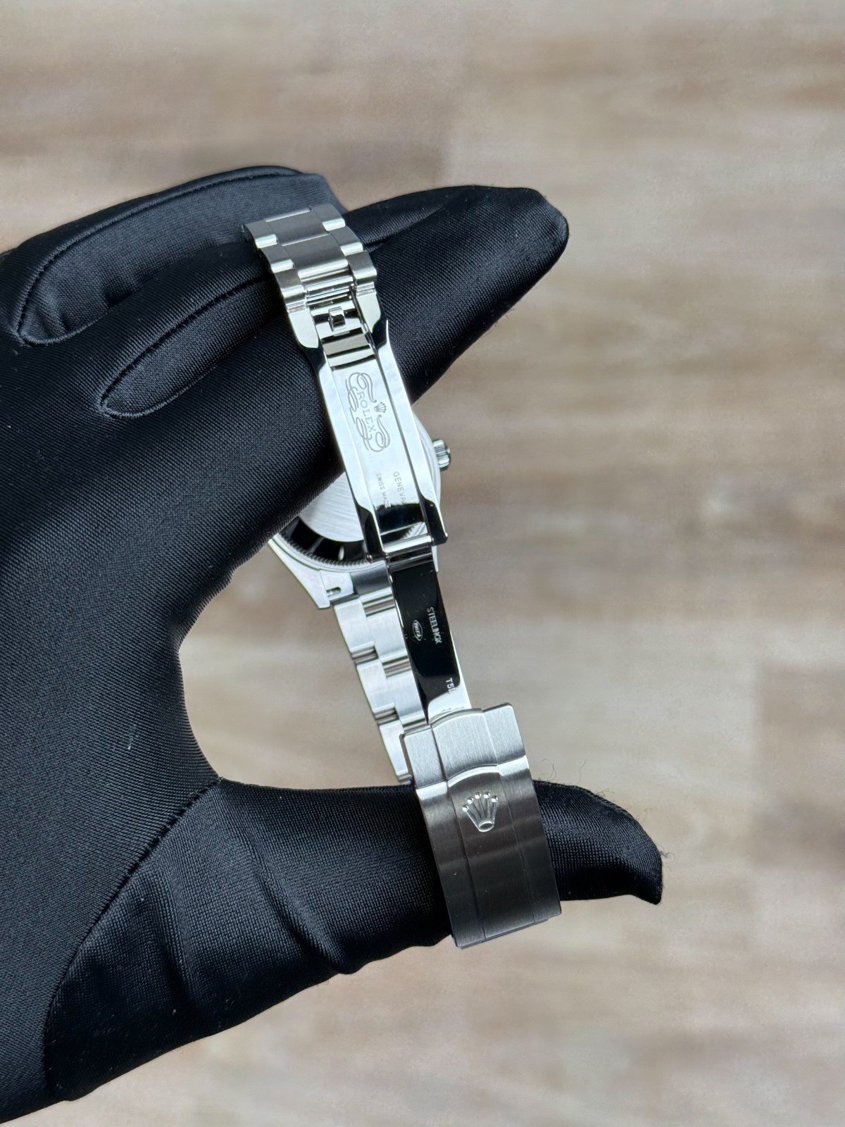 Rolex Oyster Perpetual 277200 view 9