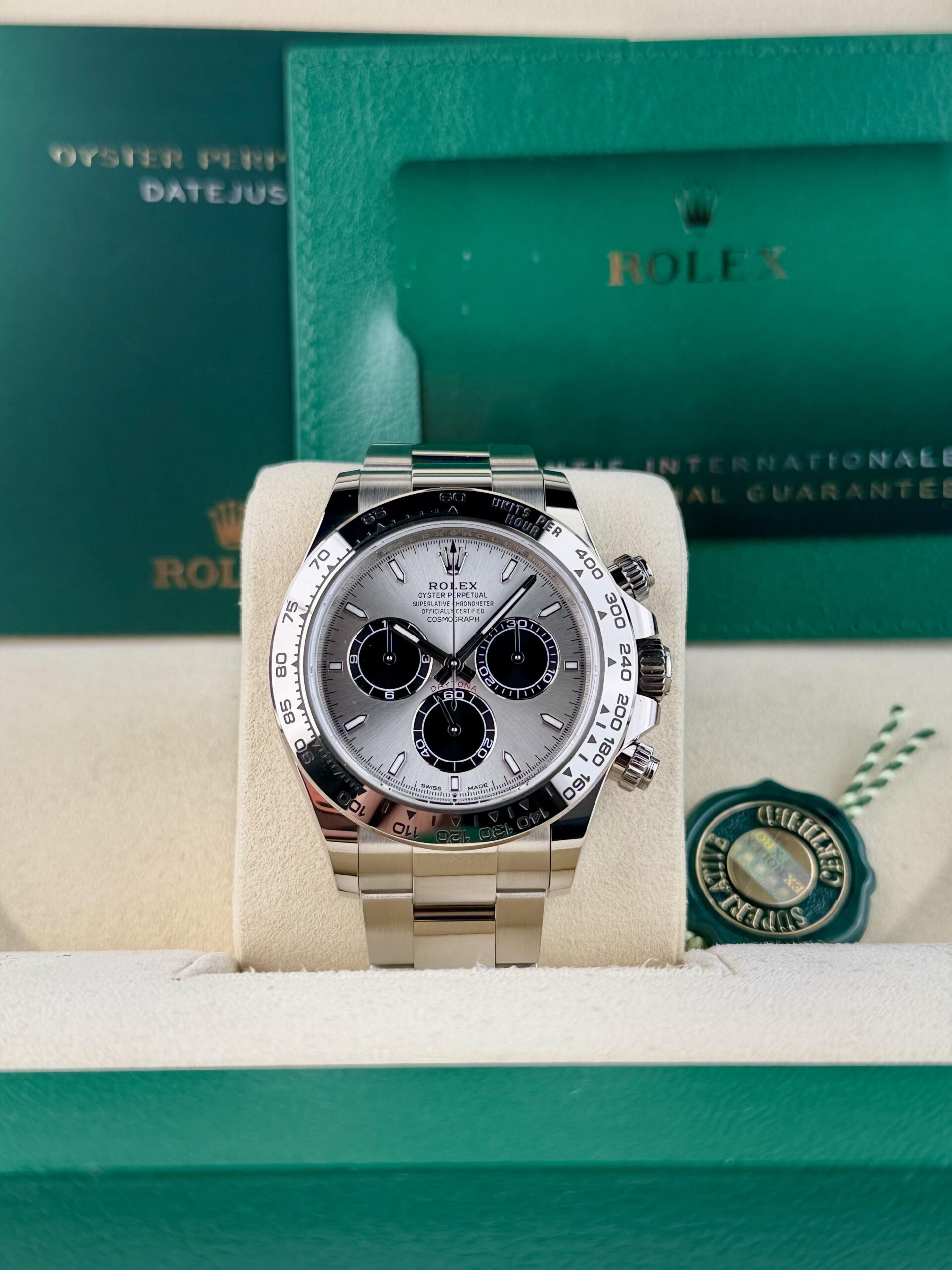 Rolex Cosmograph Daytona “Ghost” 126509 view 2
