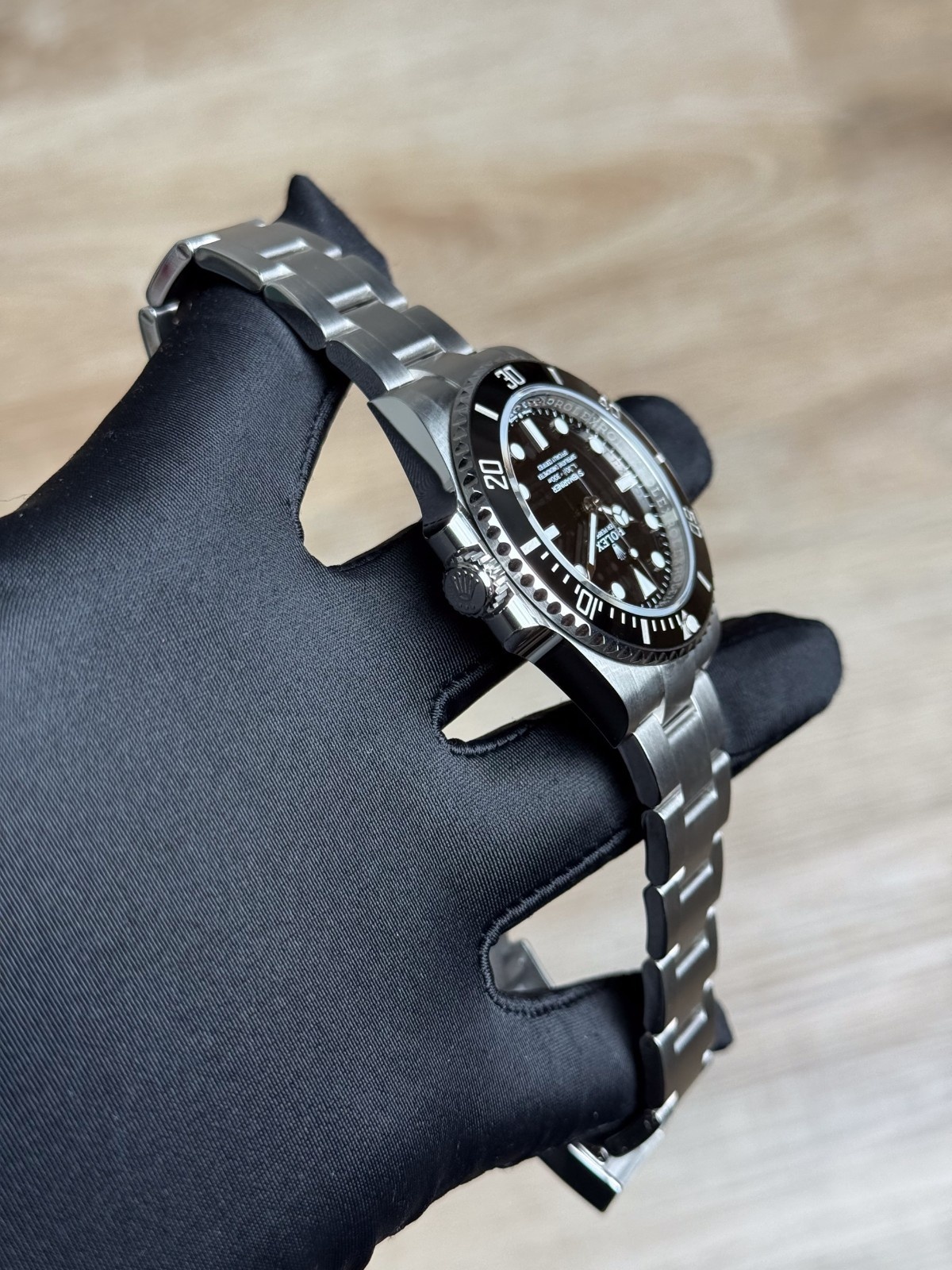 Rolex Submariner 124060 view 6