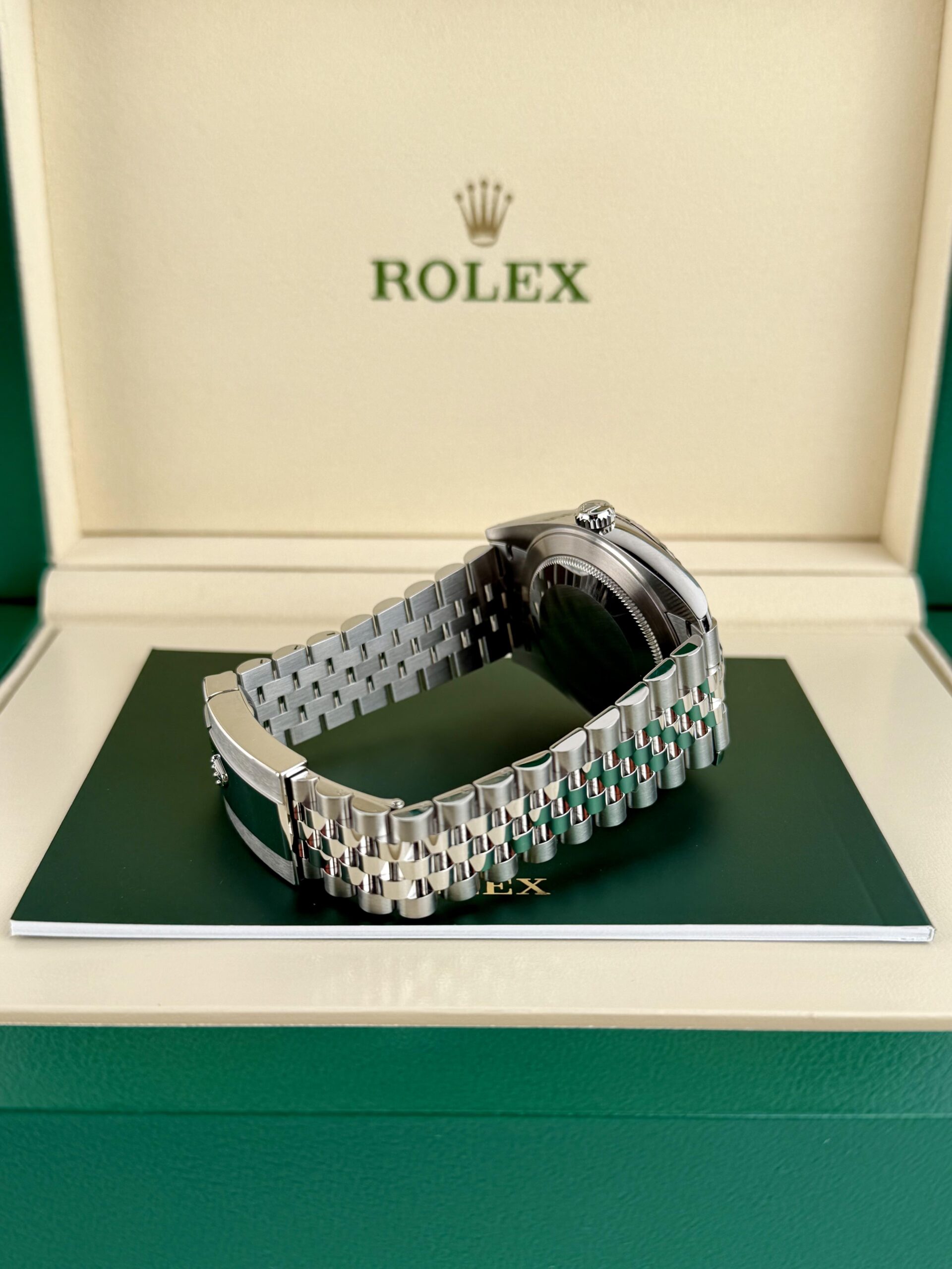Rolex Datejust 126334 view 8