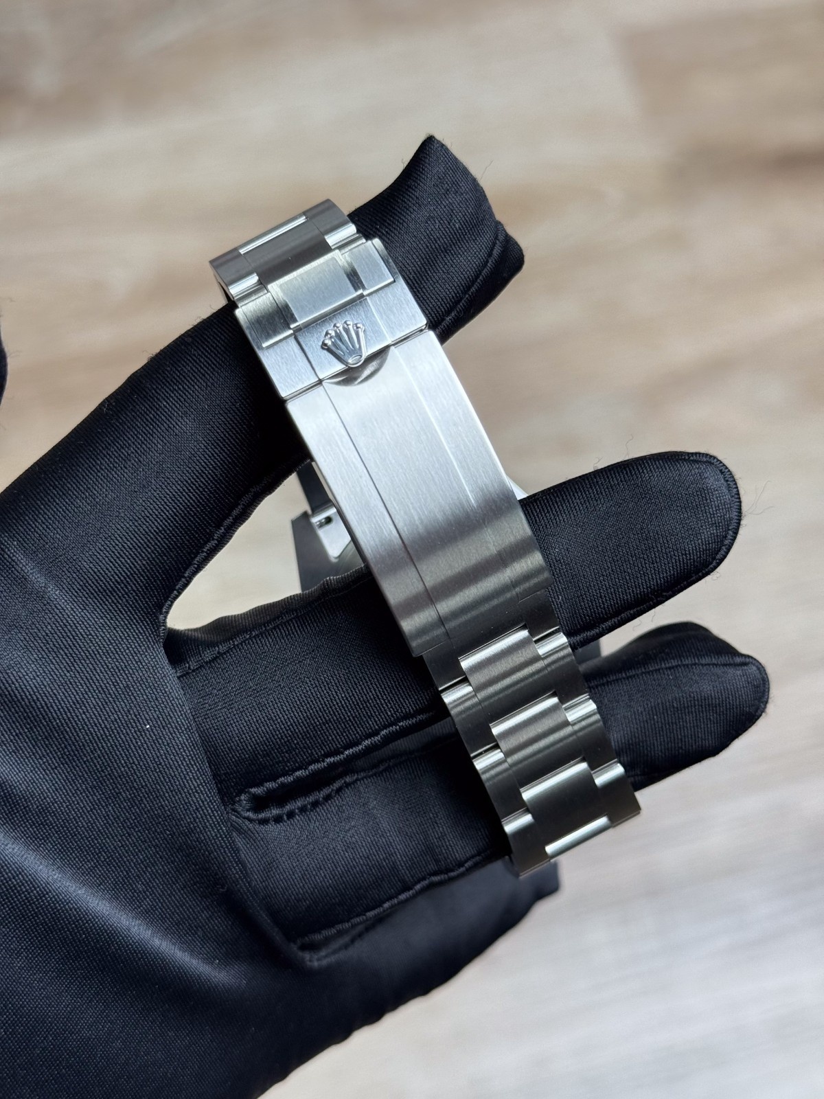 Rolex Submariner 124060 view 10
