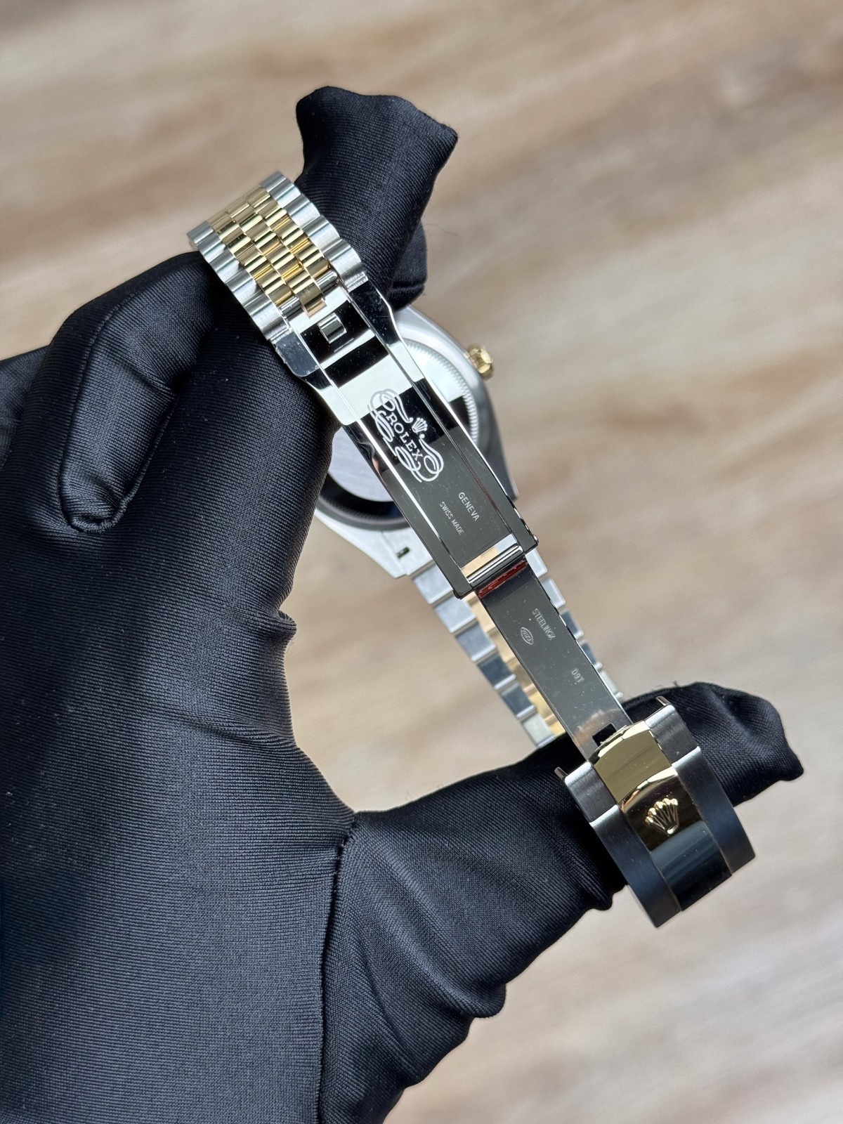 Rolex Datejust 126233 view 10