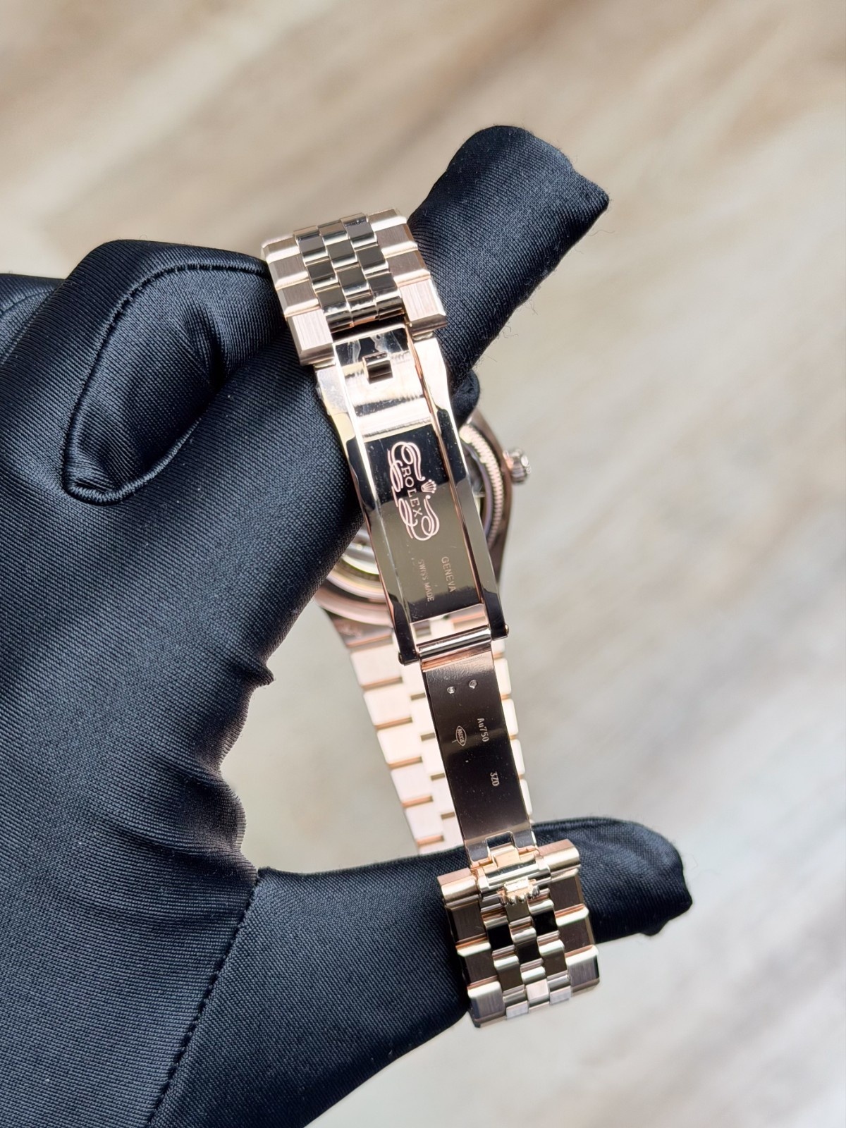 Rolex Land-Dweller 127235 view 9