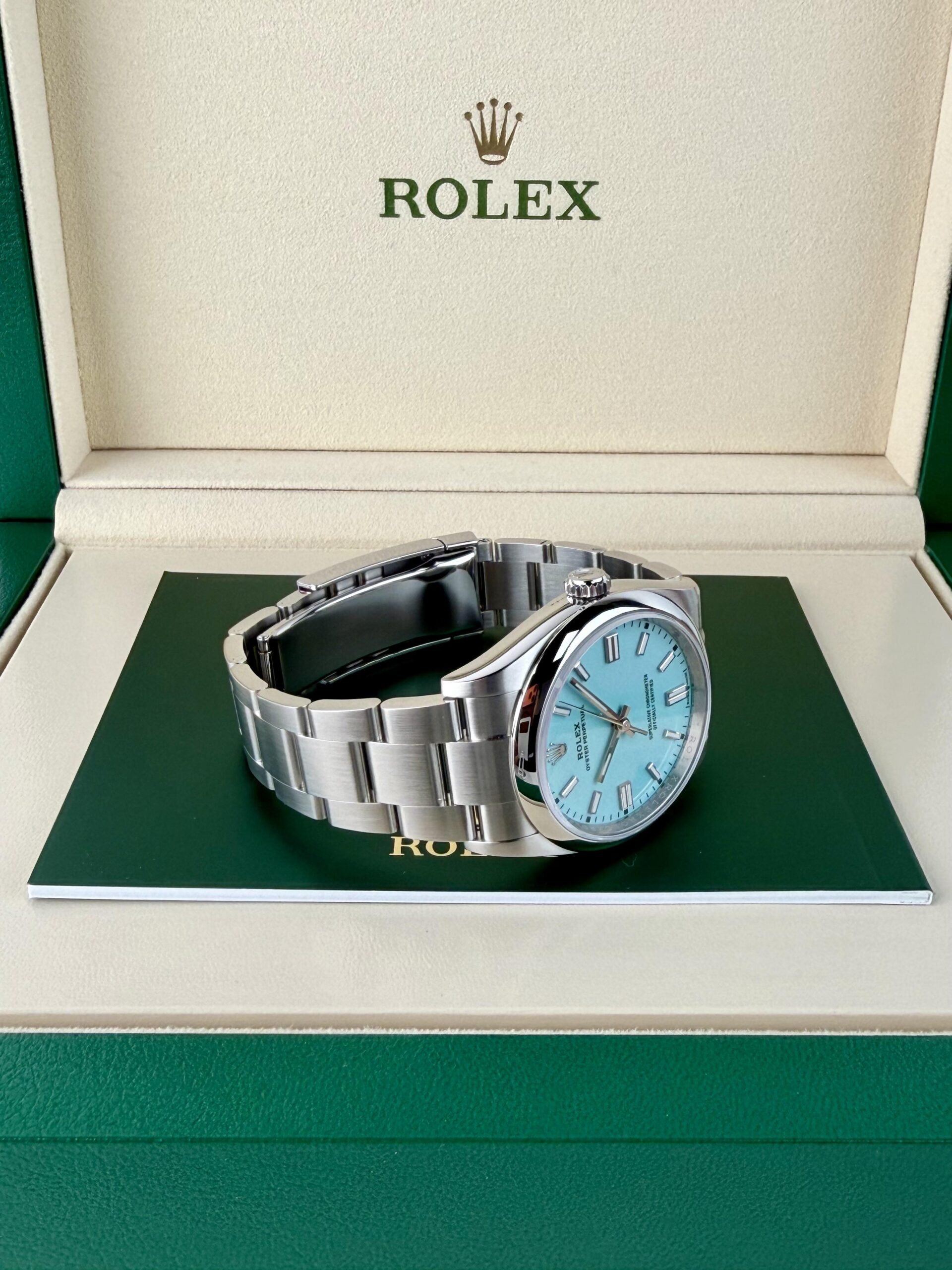 Rolex Oyster Perpetual 126000 view 10