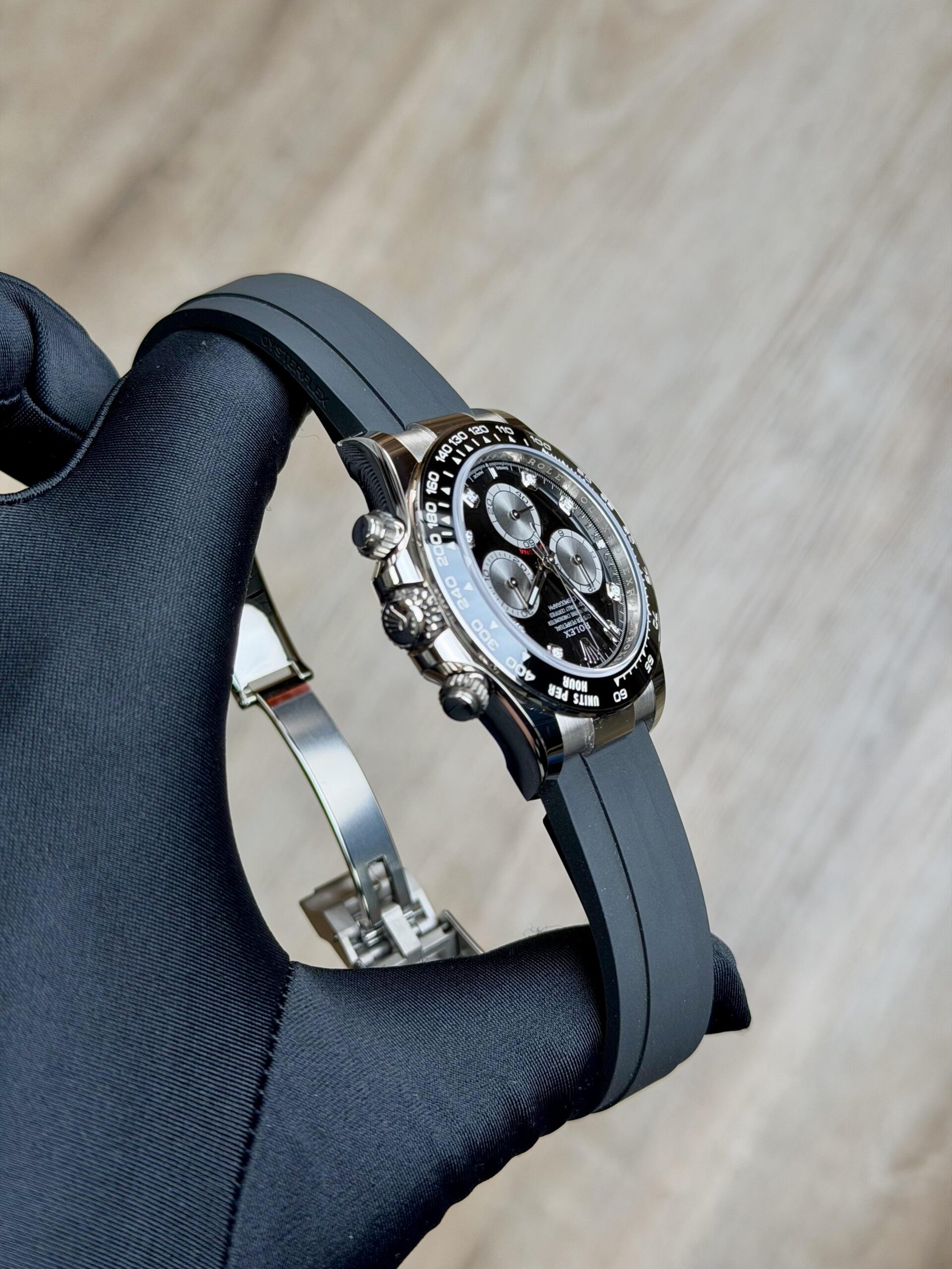 Rolex Cosmograph Daytona 126519LN view 7
