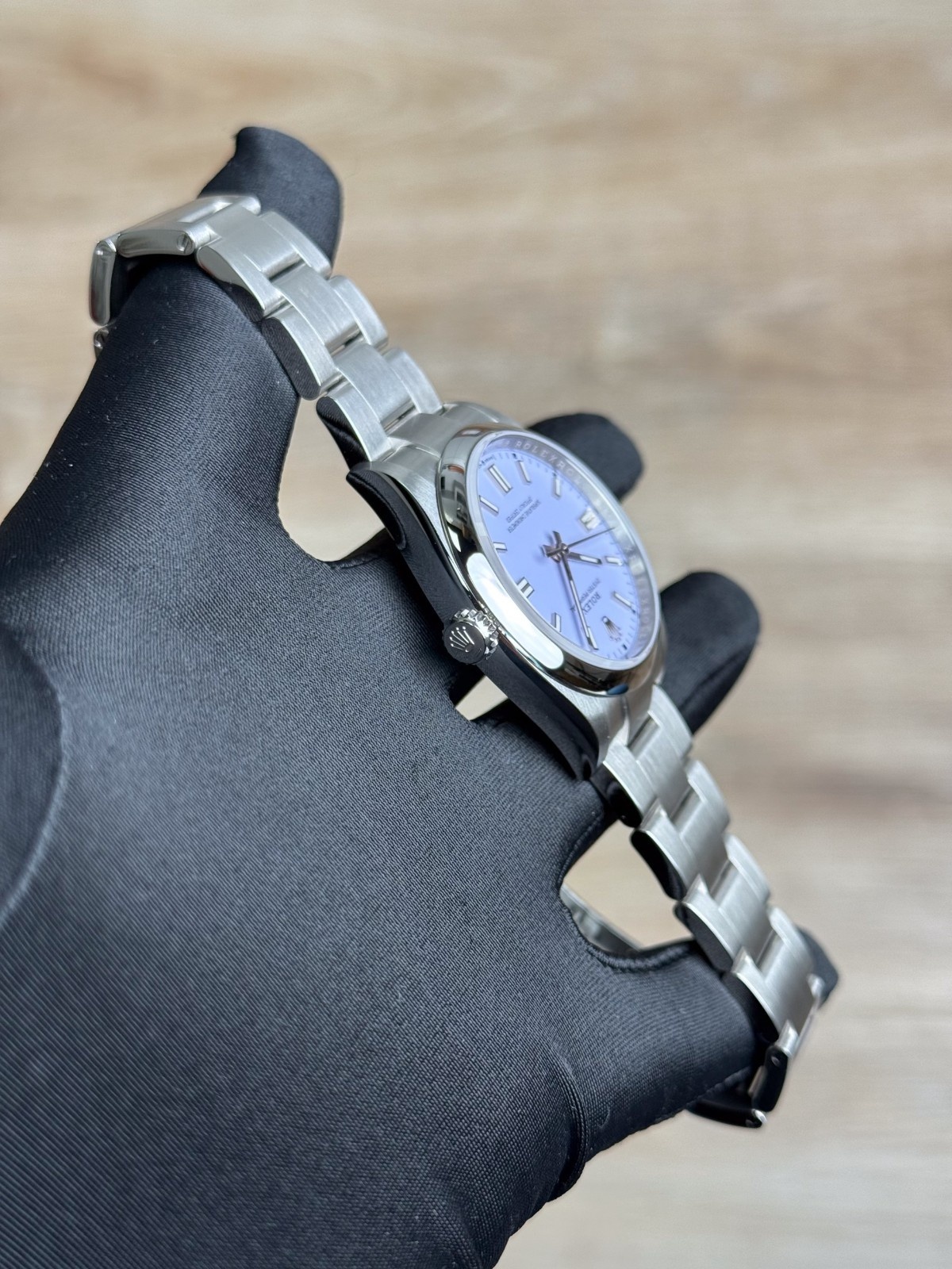 Rolex Oyster Perpetual 126000 view 5