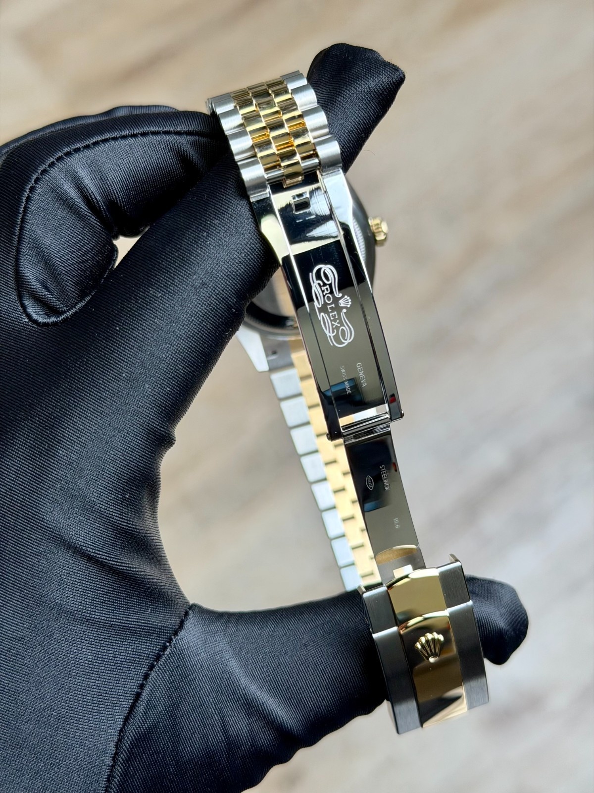 Rolex Datejust 126233 view 8
