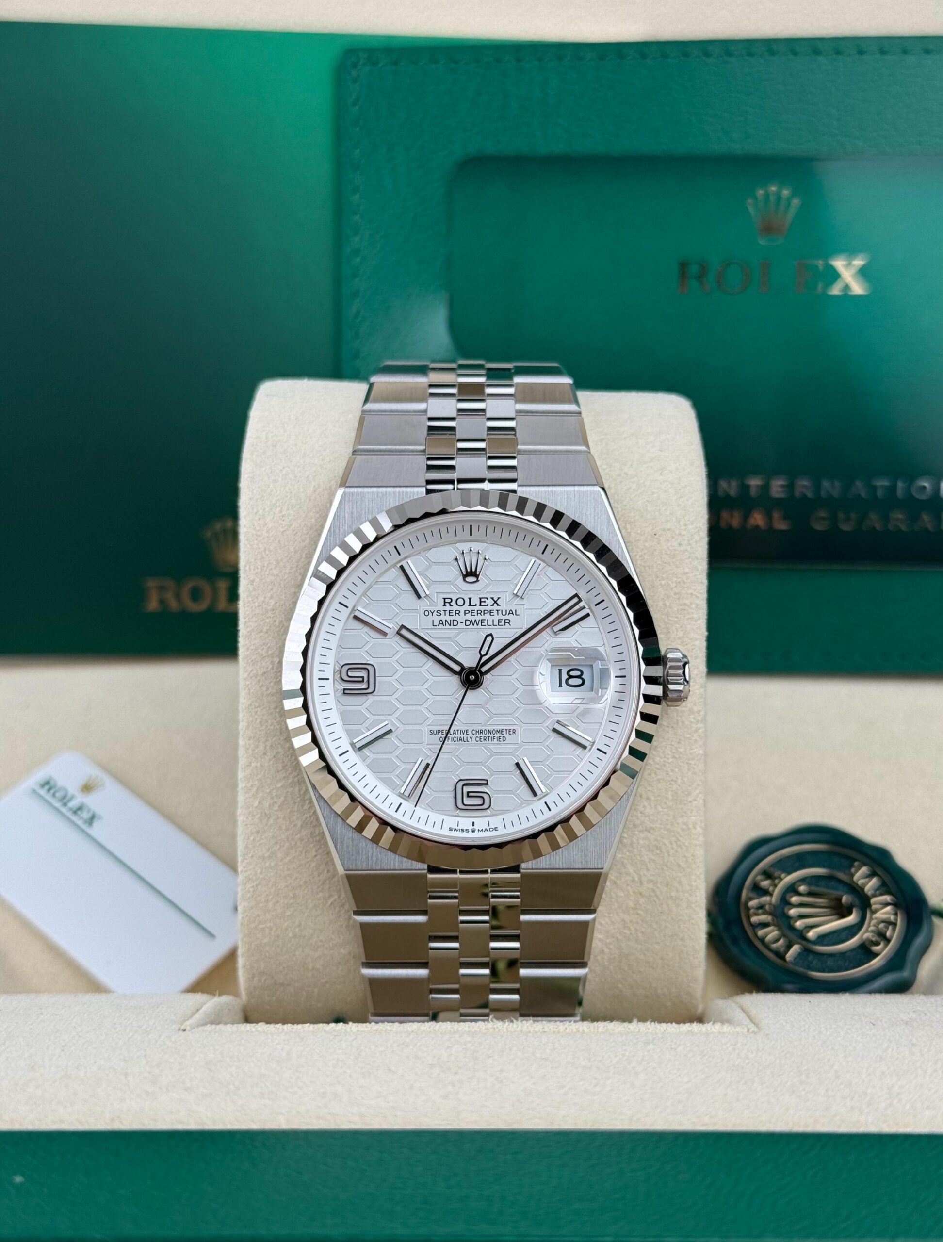 Rolex Land-Dweller 127334 view 2