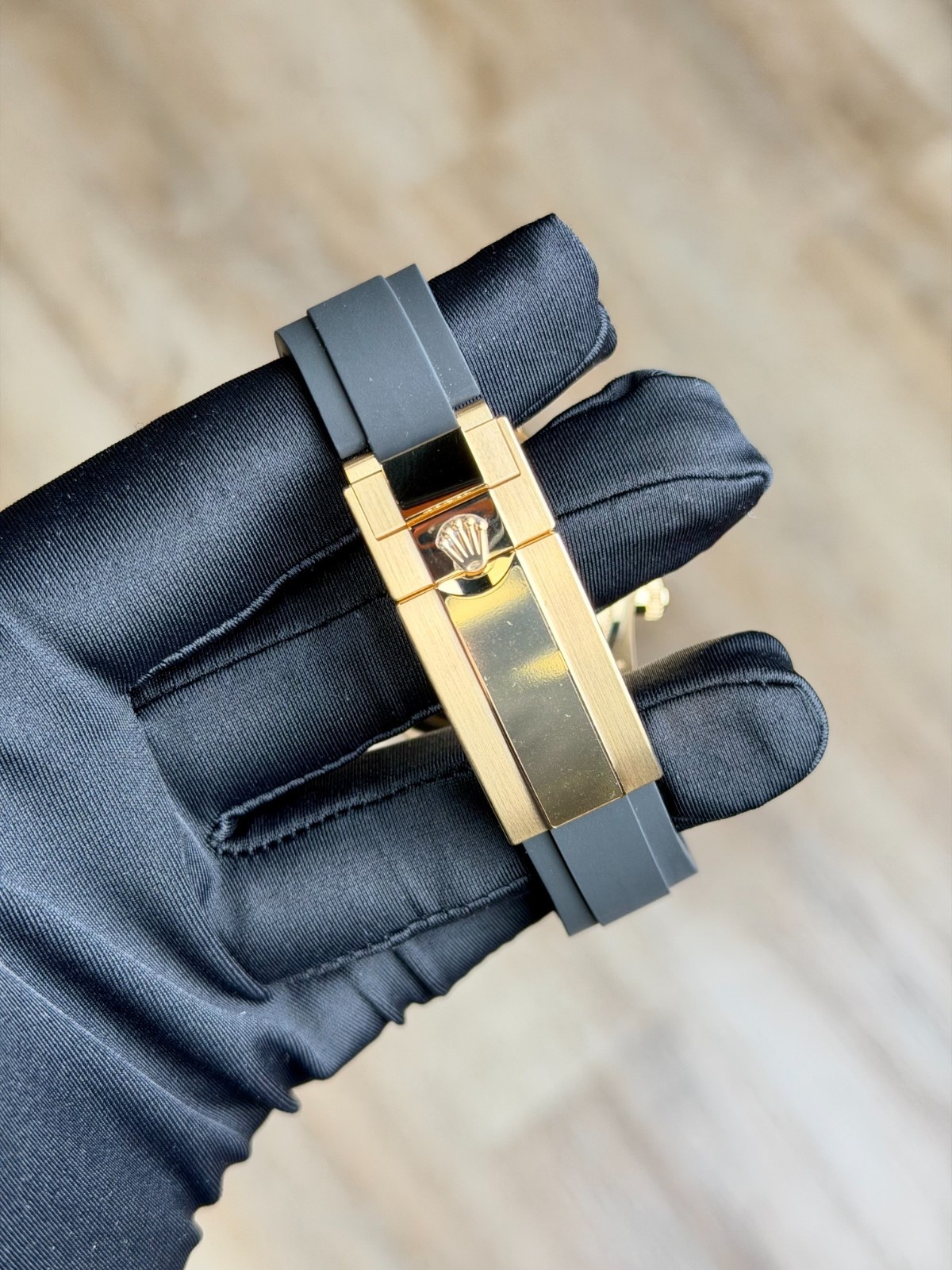 Rolex Cosmograph Daytona 126518LN view 10