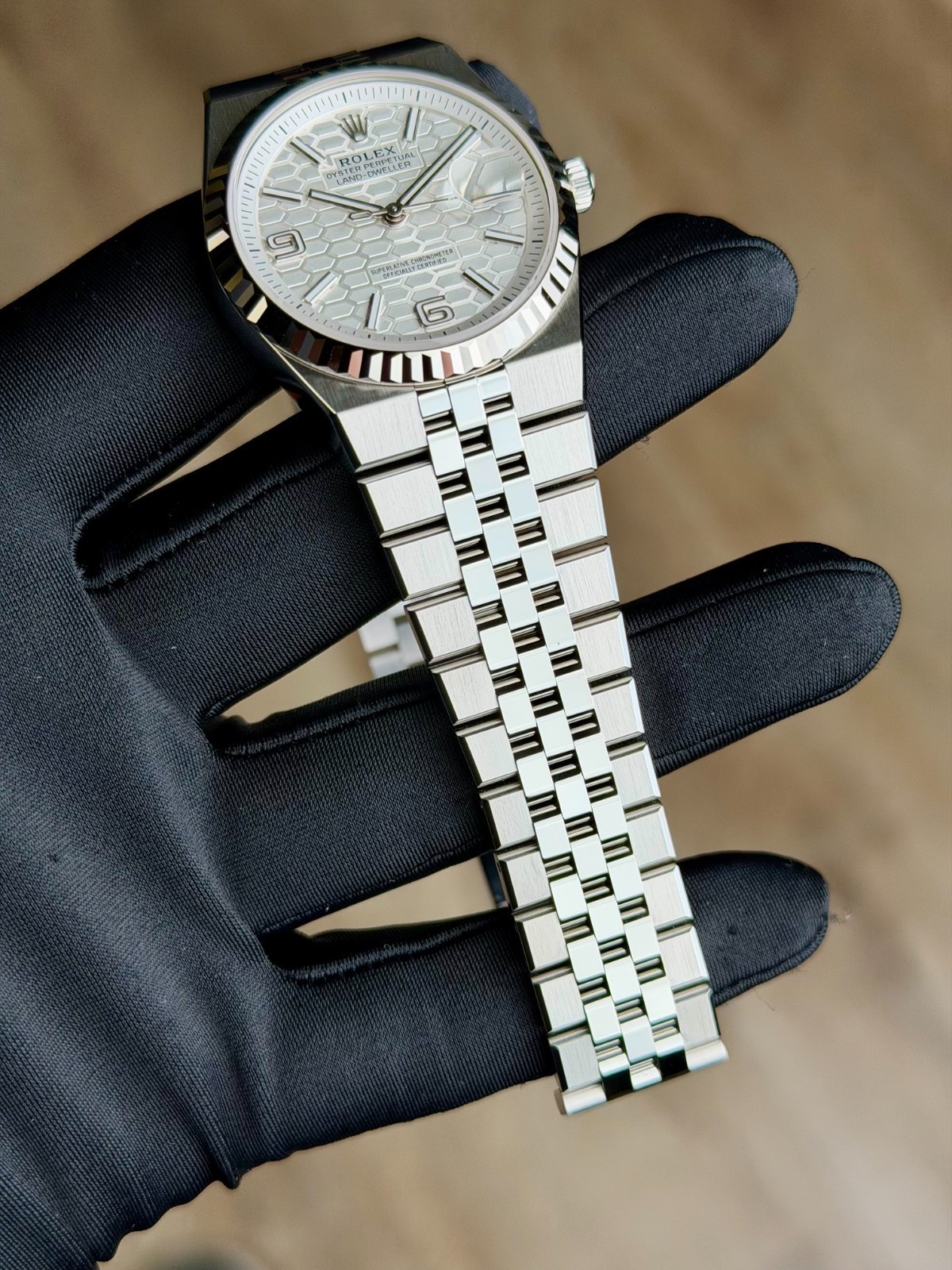 Rolex Land-Dweller 127234 view 4