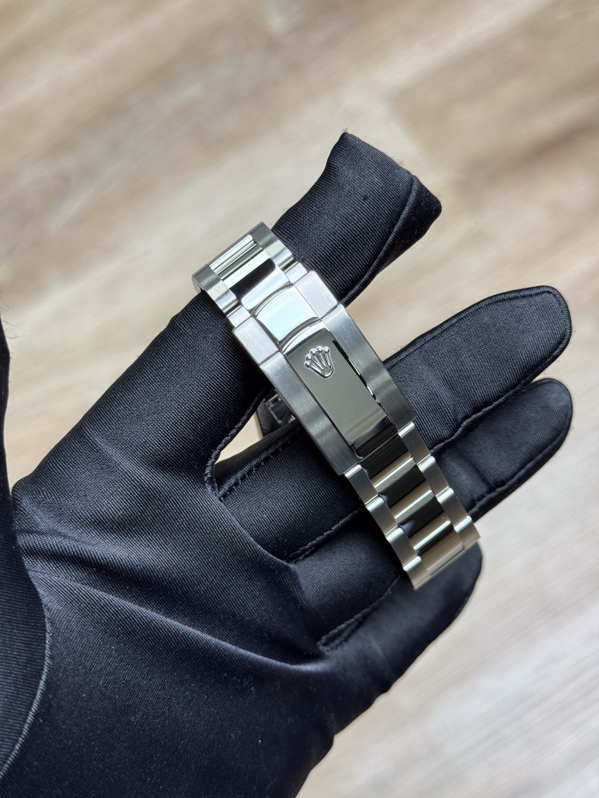 Rolex Oyster Perpetual Date 34 115200 view 9
