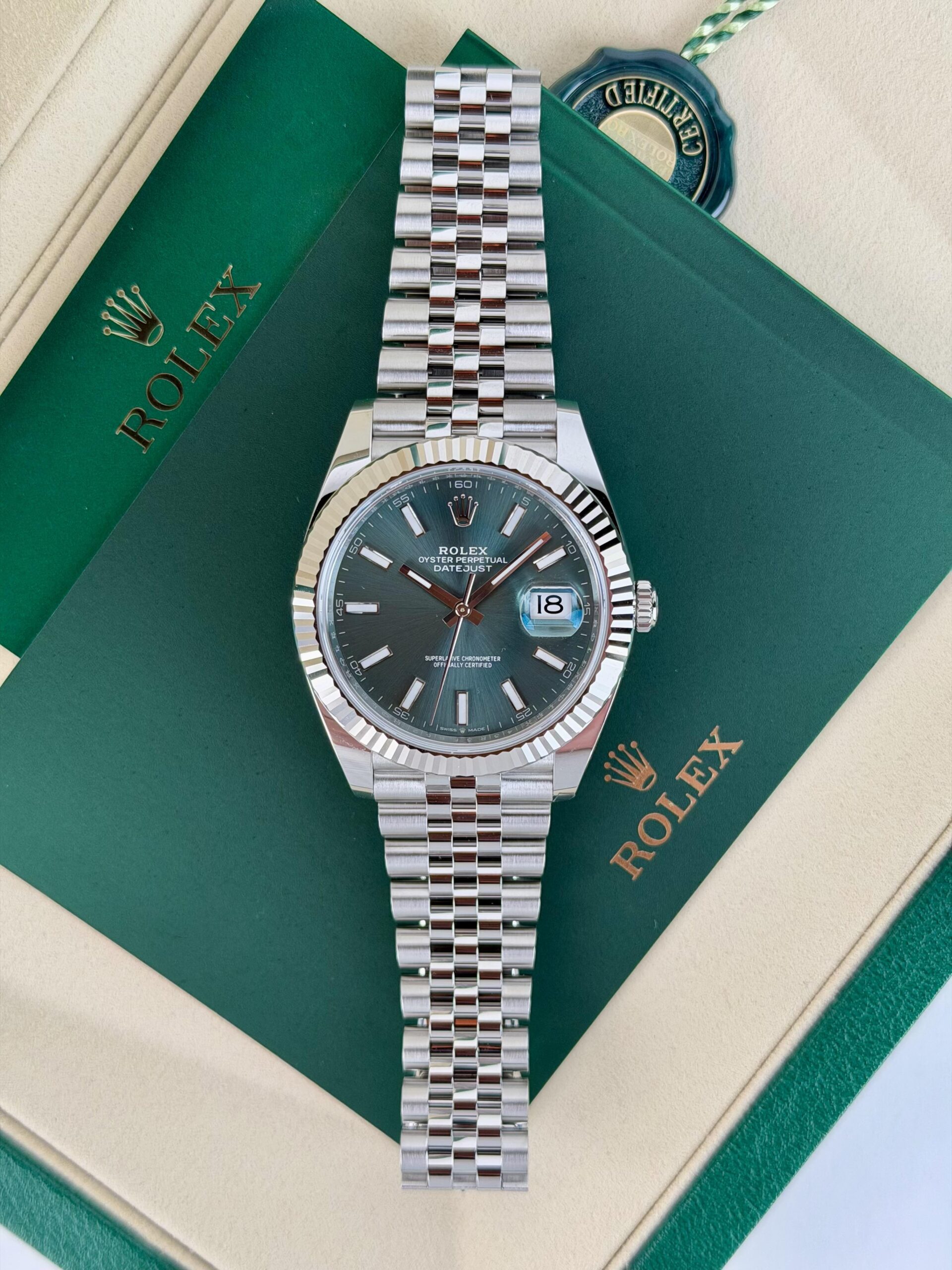 Rolex Datejust 126334 view 2