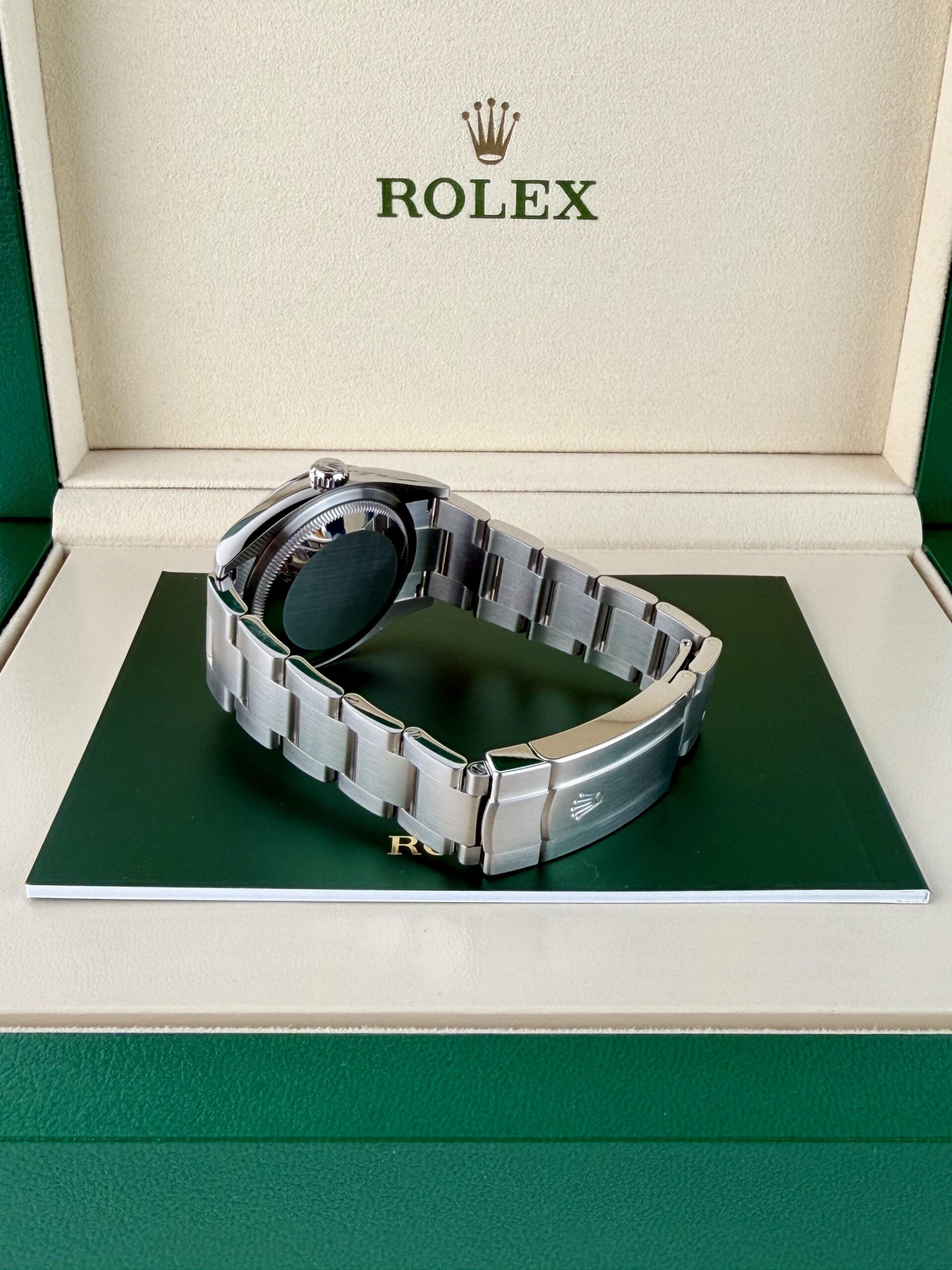 Rolex Oyster Perpetual 126000 view 6