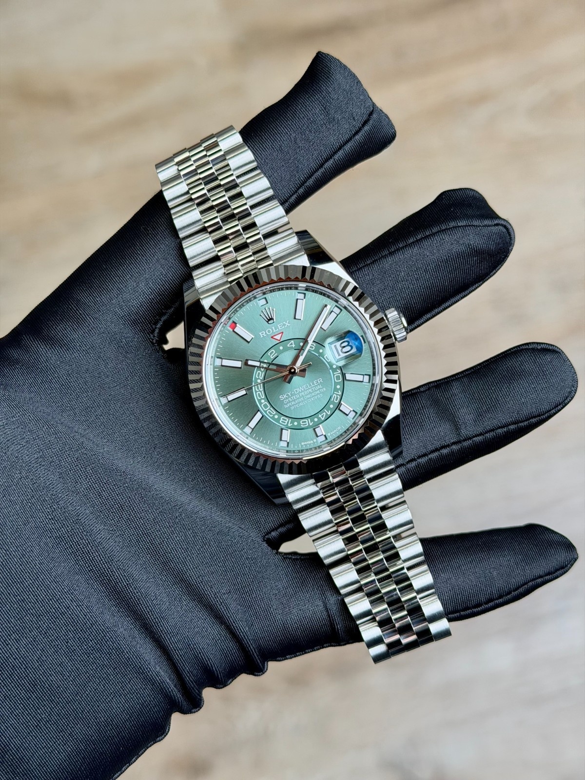 Rolex Sky-Dweller 336934 view 3