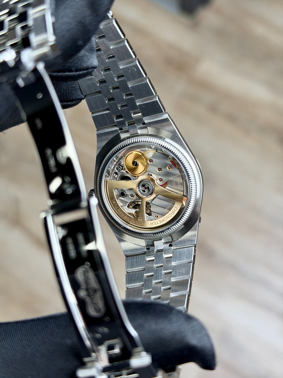 Rolex Land-Dweller 127234 view 9