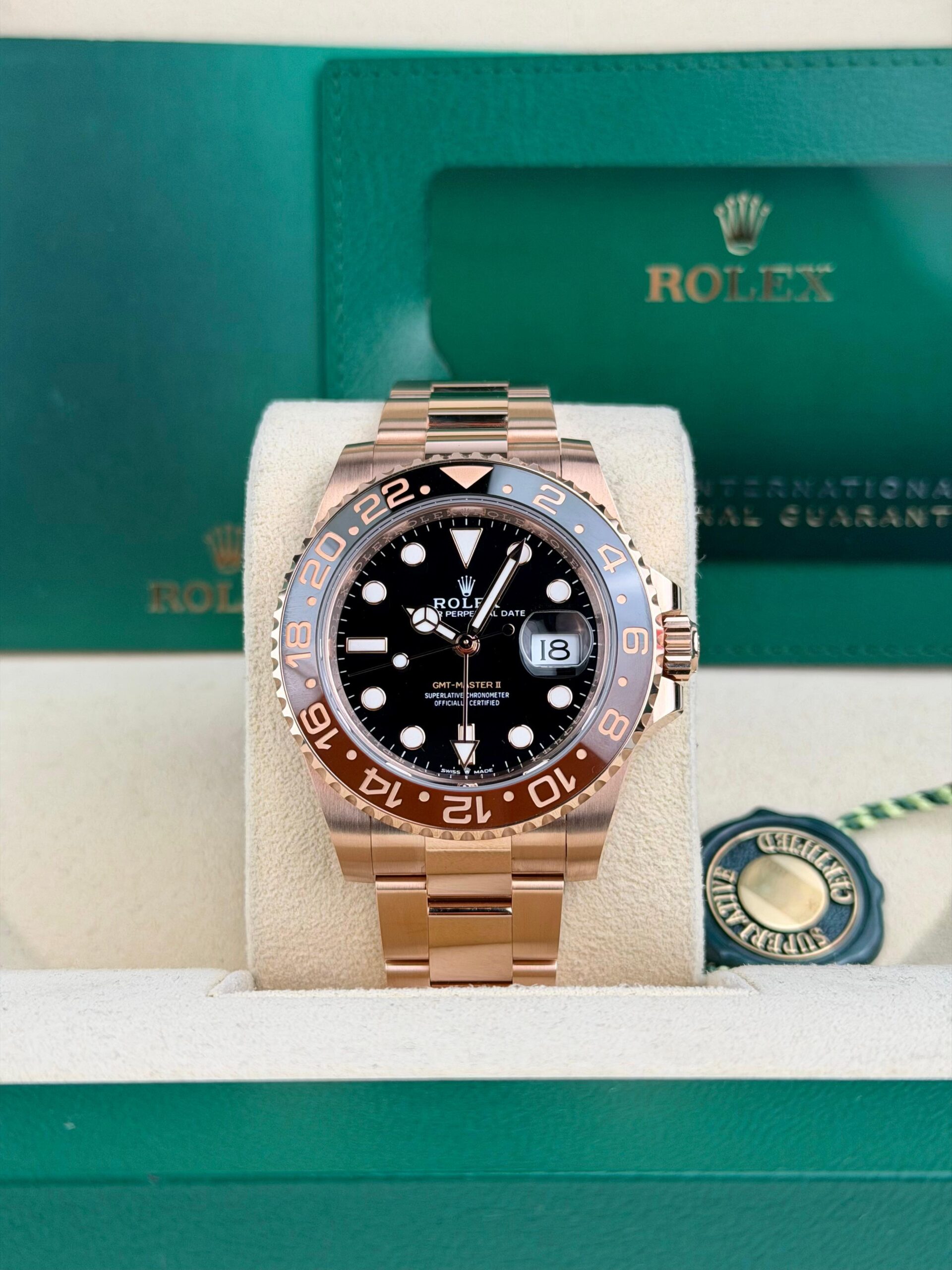 Rolex GMT-Master II “Root Beer” 126715CHNR view 2
