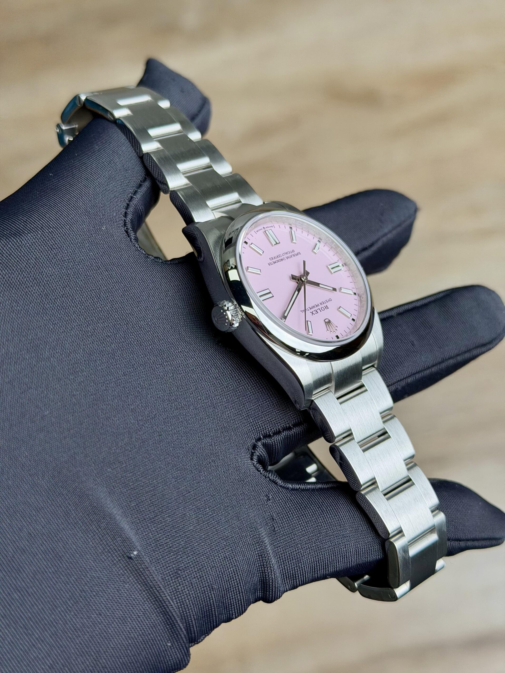 Rolex Oyster Perpetual 126000 view 7