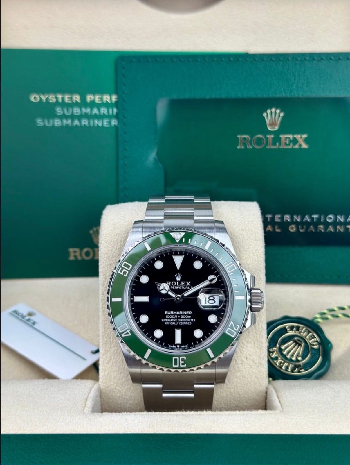 Rolex Submariner Date 126610LV view 2