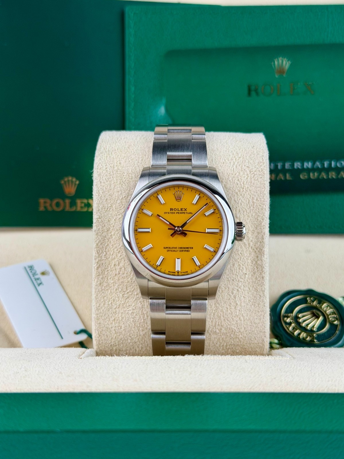 Rolex Oyster Perpetual 277200 view 2