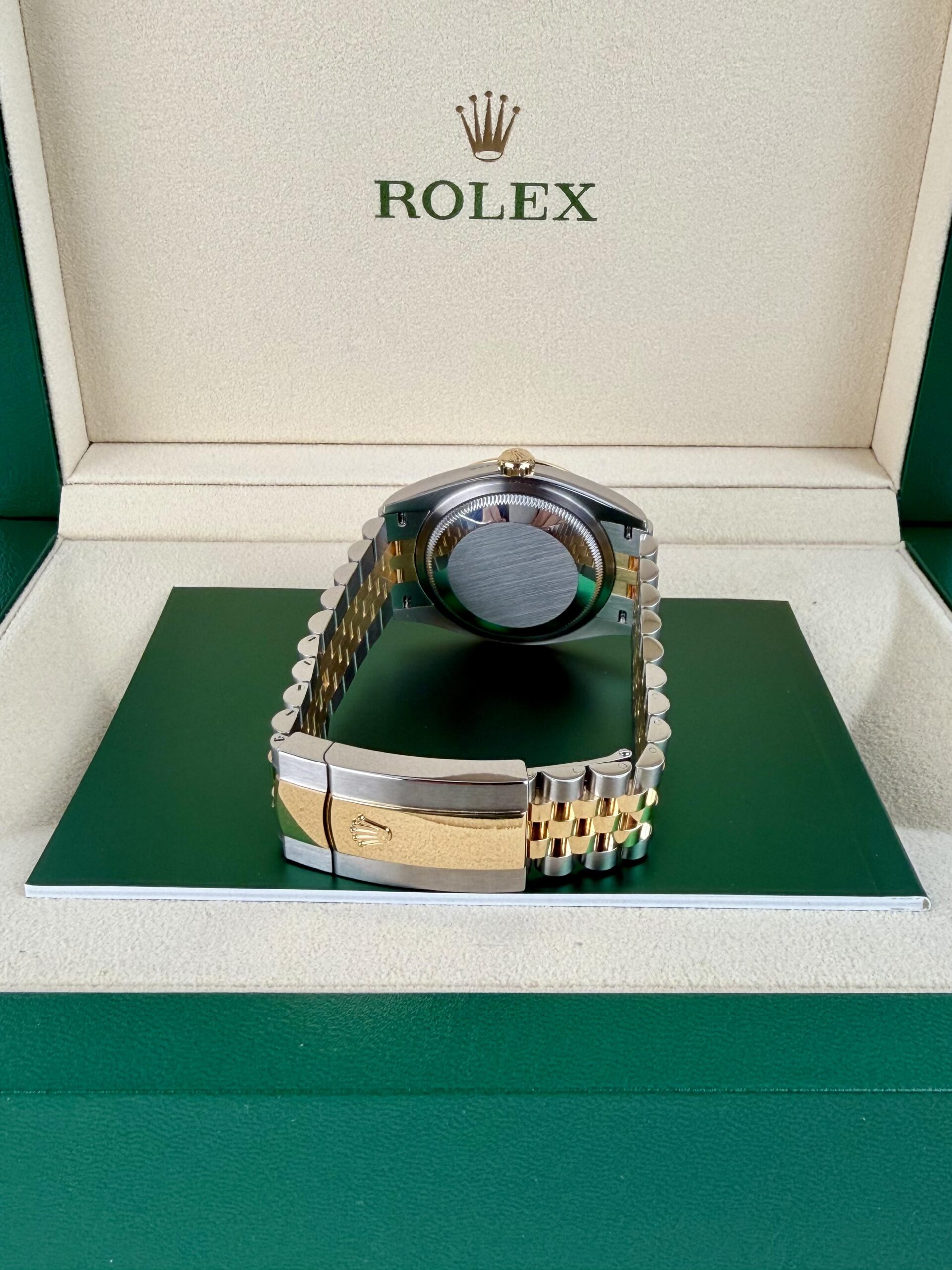 Rolex Datejust 126233 view 6