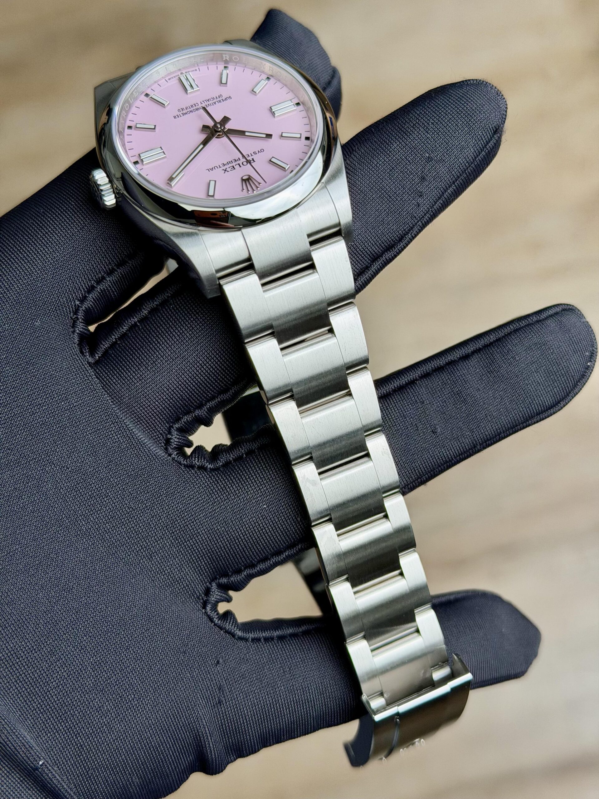 Rolex Oyster Perpetual 126000 view 6