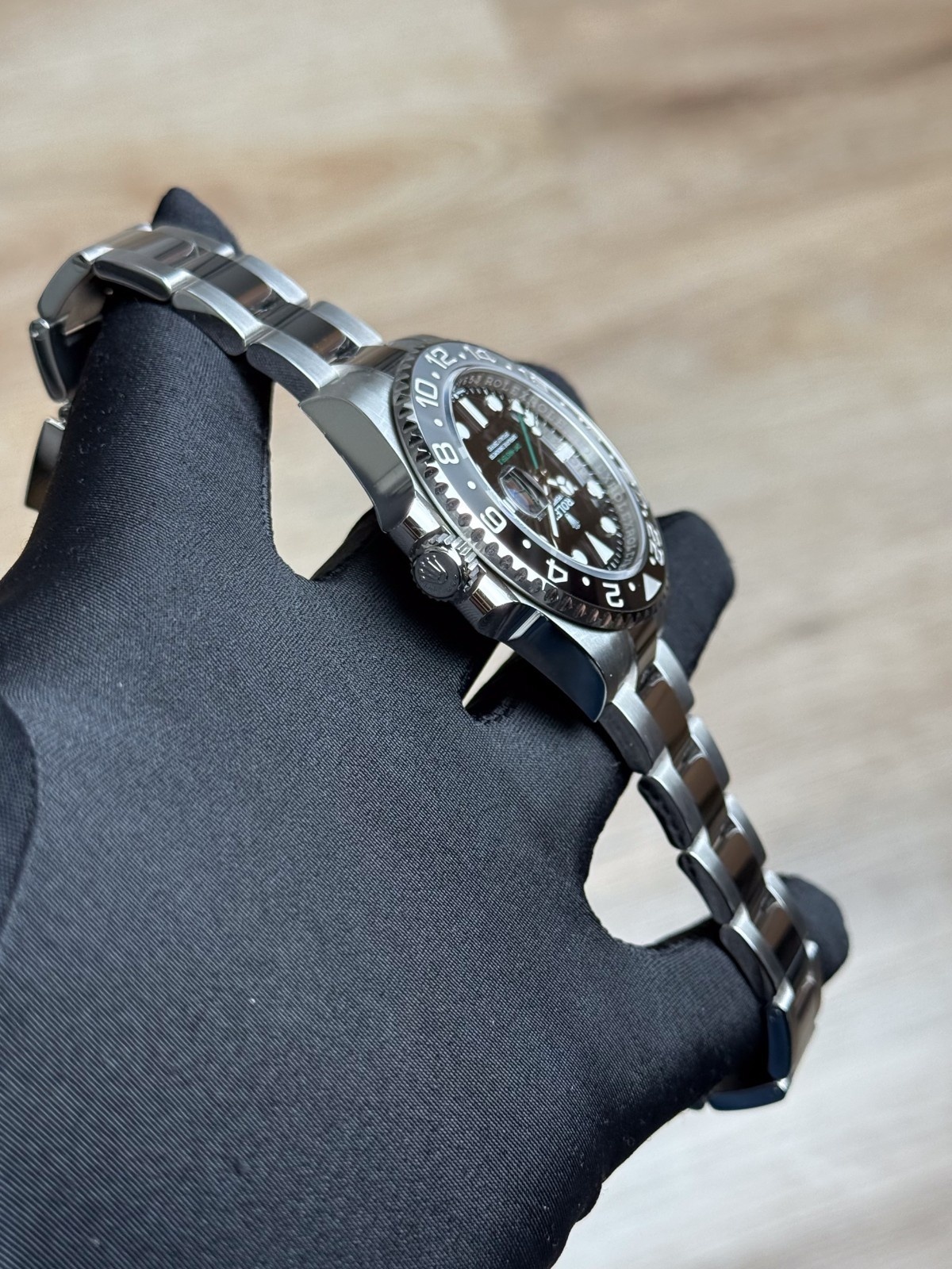 Rolex GMT-Master II 126710GRNR view 7