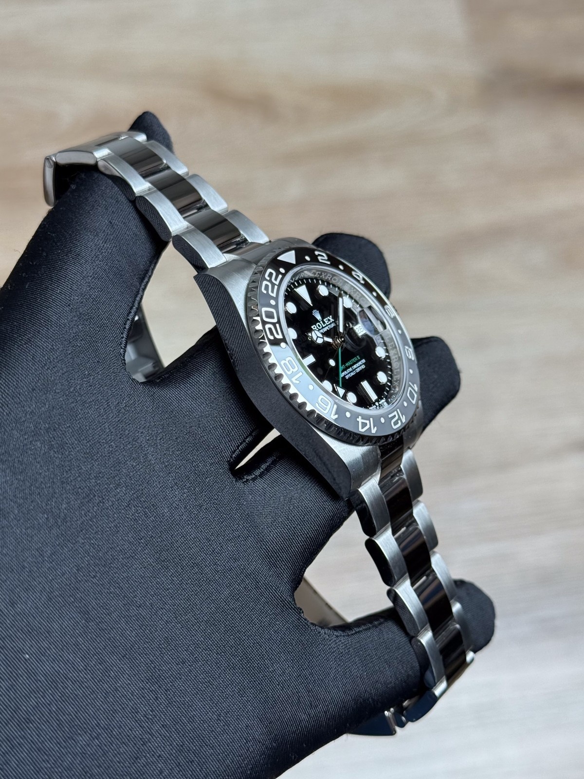 Rolex GMT-Master II 126710GRNR view 4