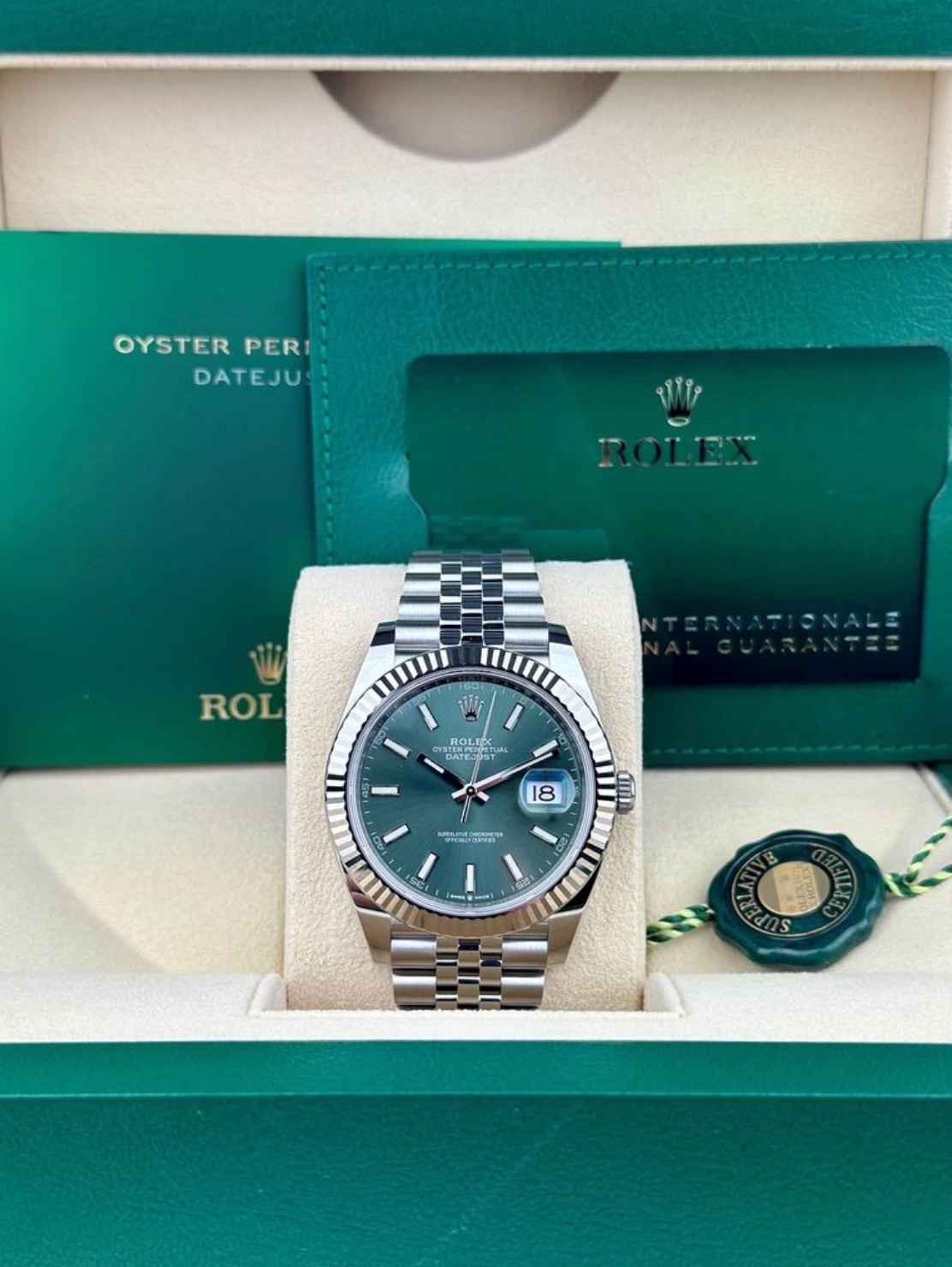 Rolex Datejust 126334 view 2