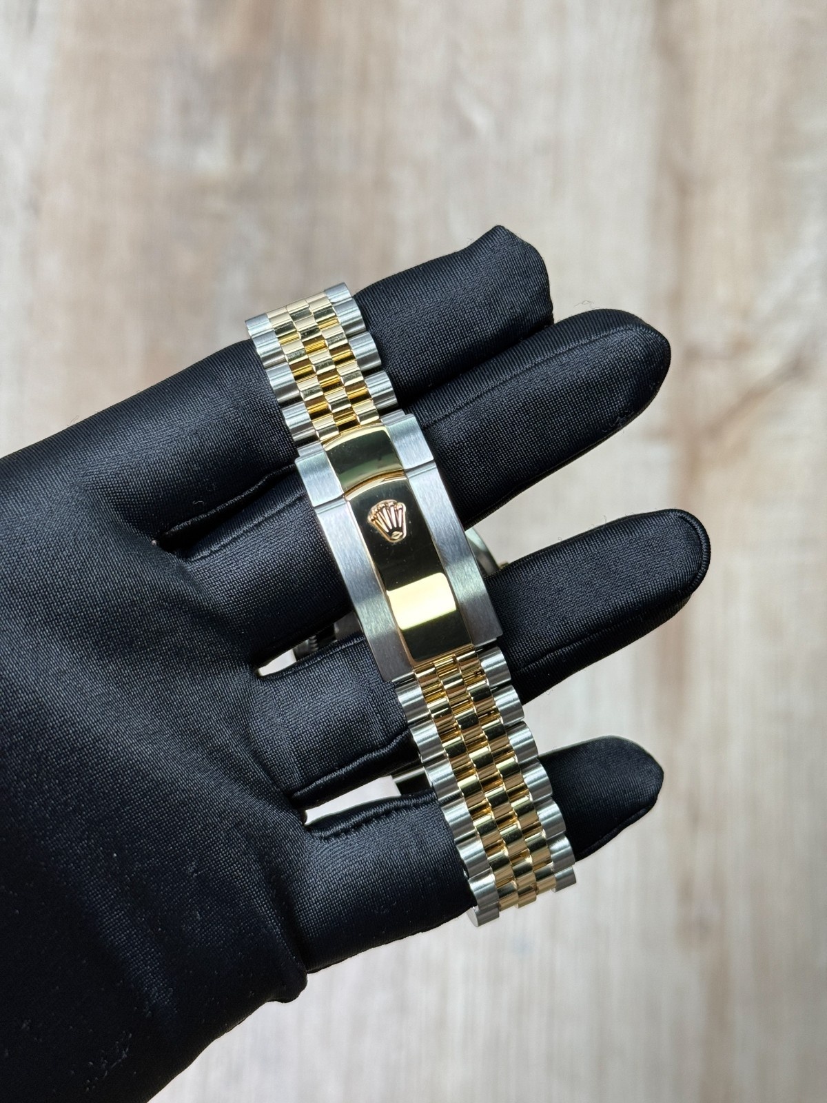 Rolex Datejust 126233 view 10