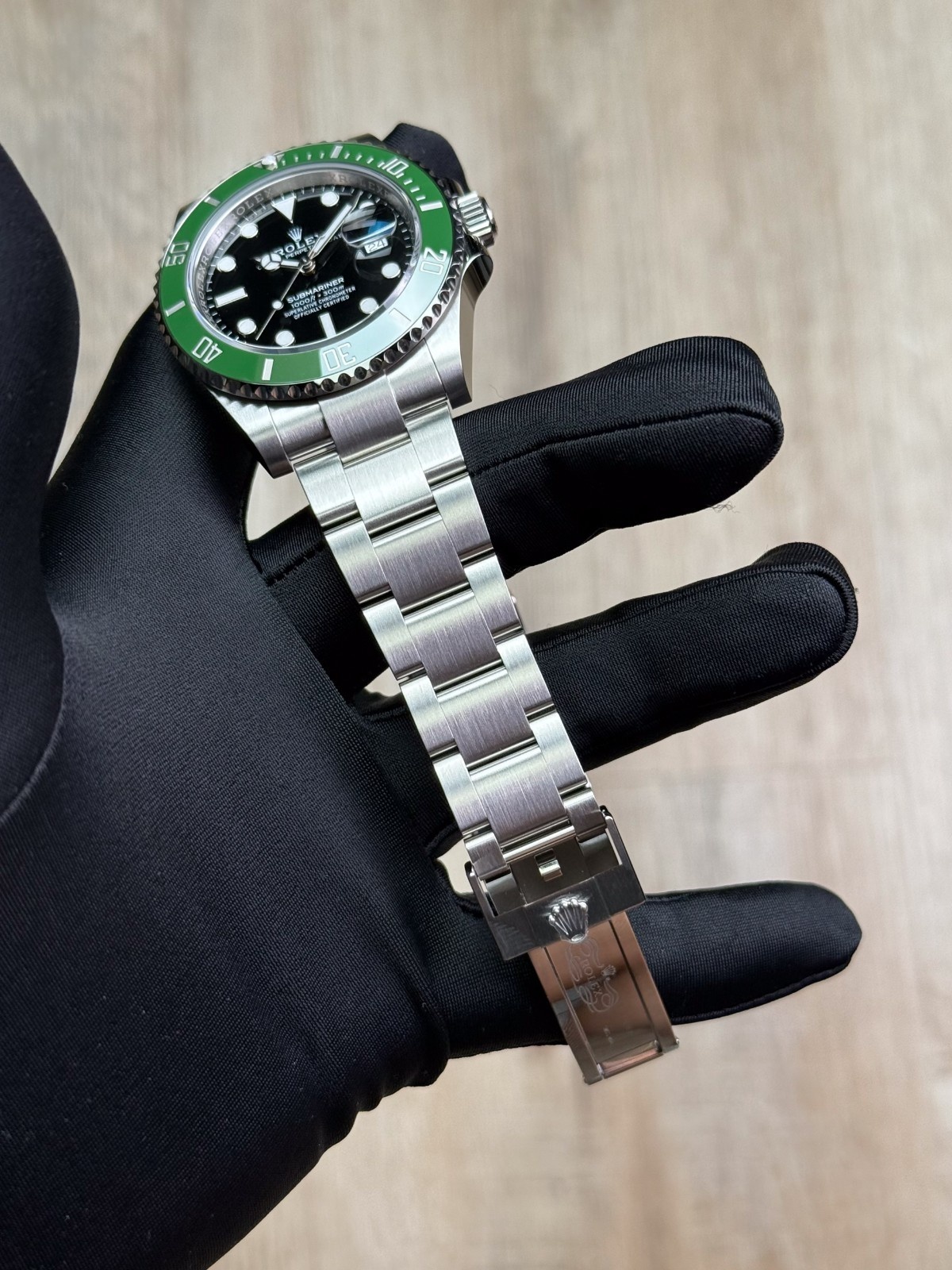 Rolex Submariner Date 126610LV view 4