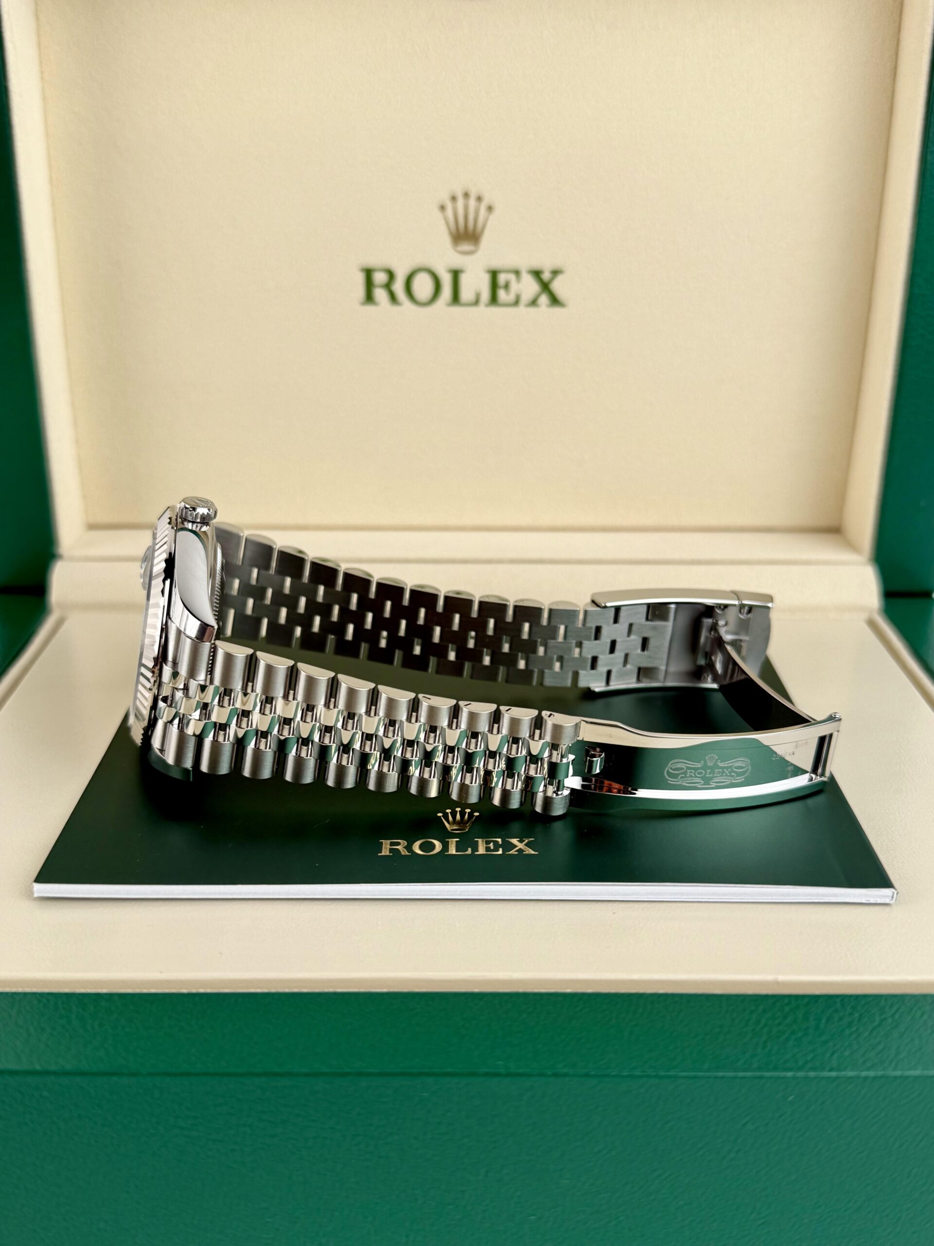 Rolex Datejust 126334 view 5