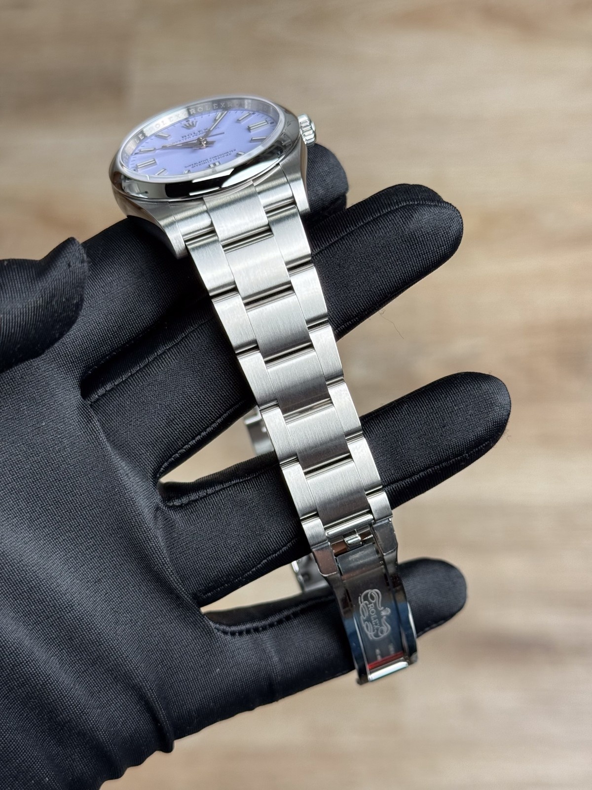 Rolex Oyster Perpetual 126000 view 7