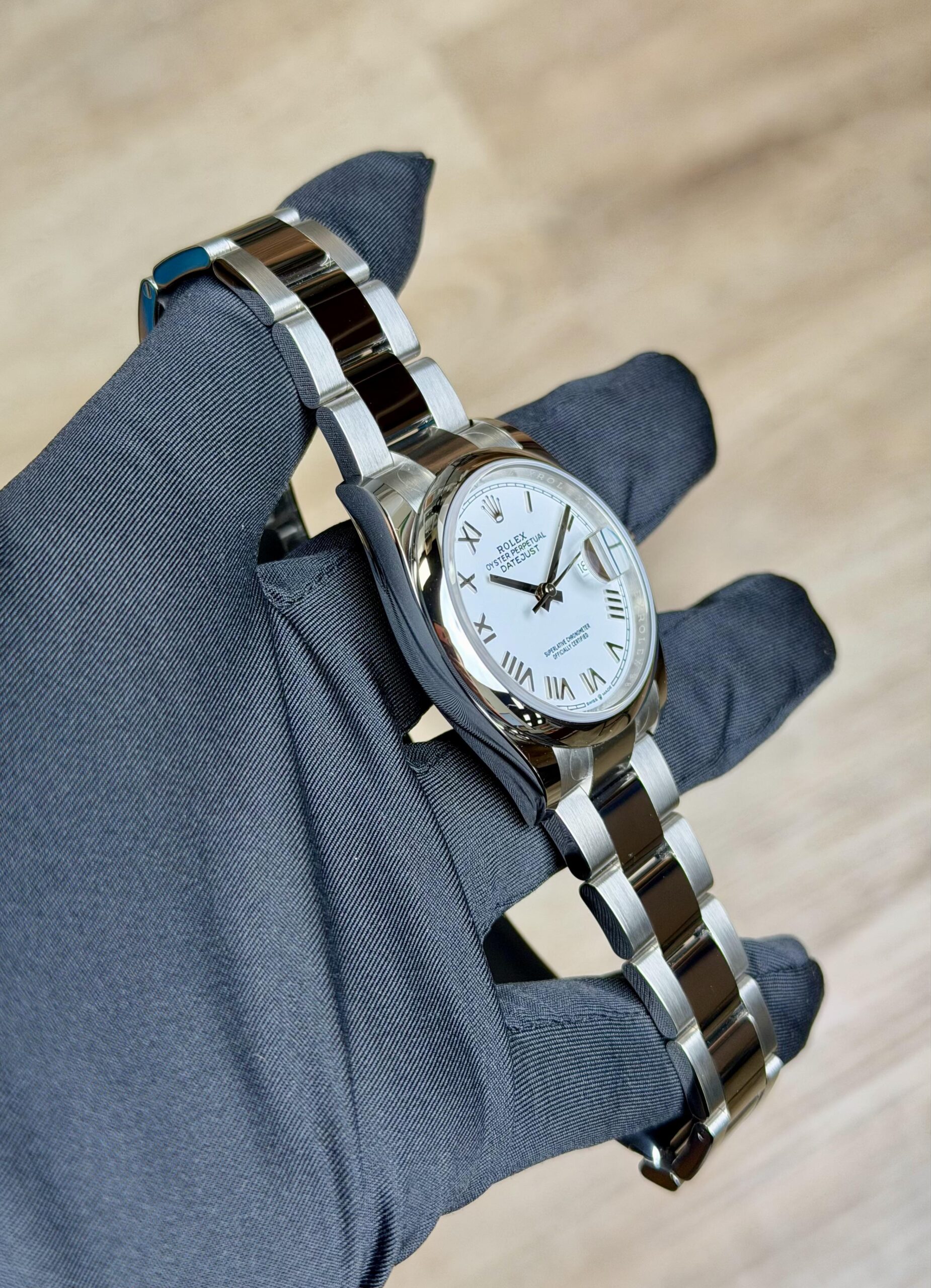 Rolex Datejust 126200 view 4