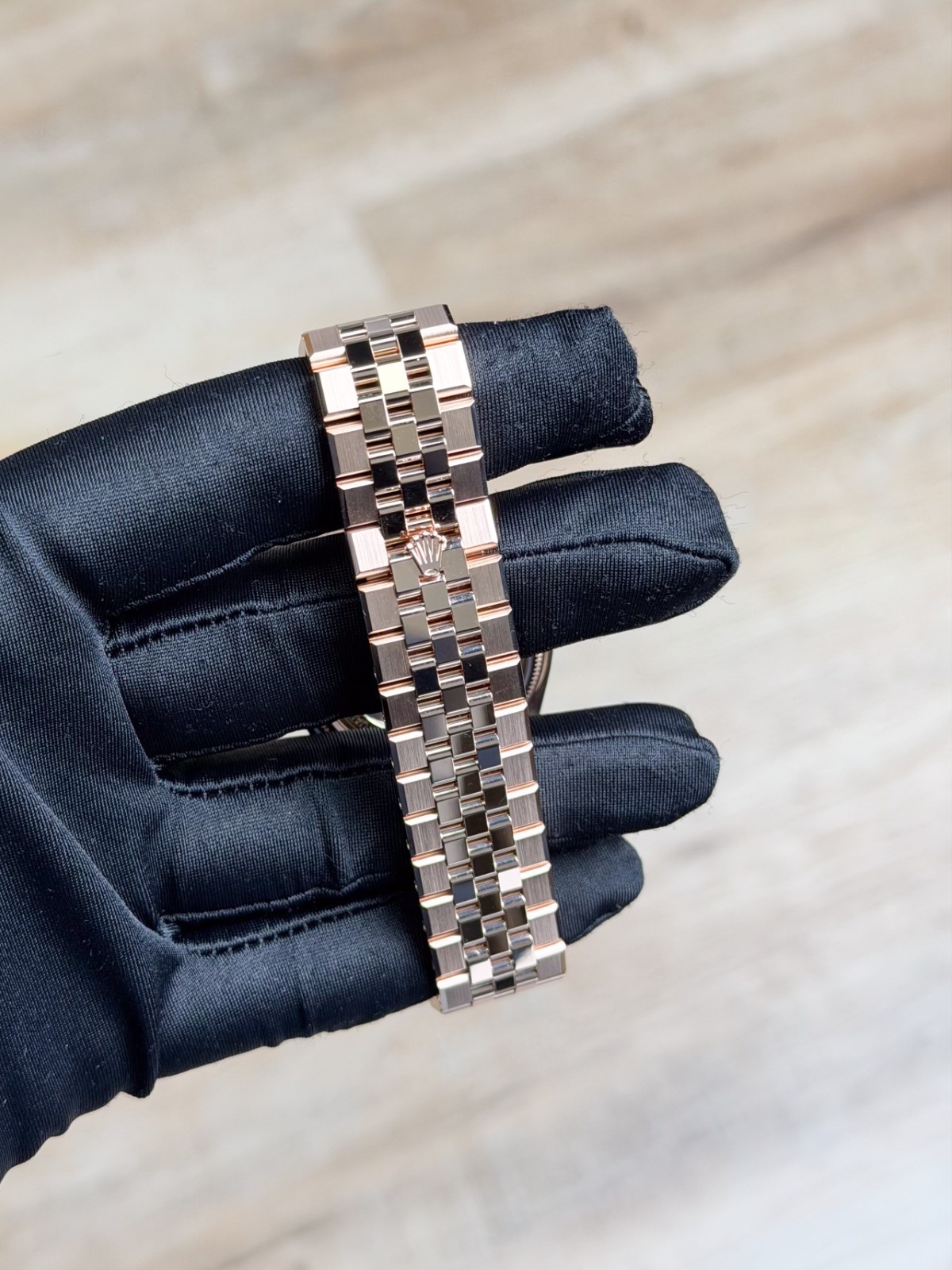 Rolex Land-Dweller 127235 view 10