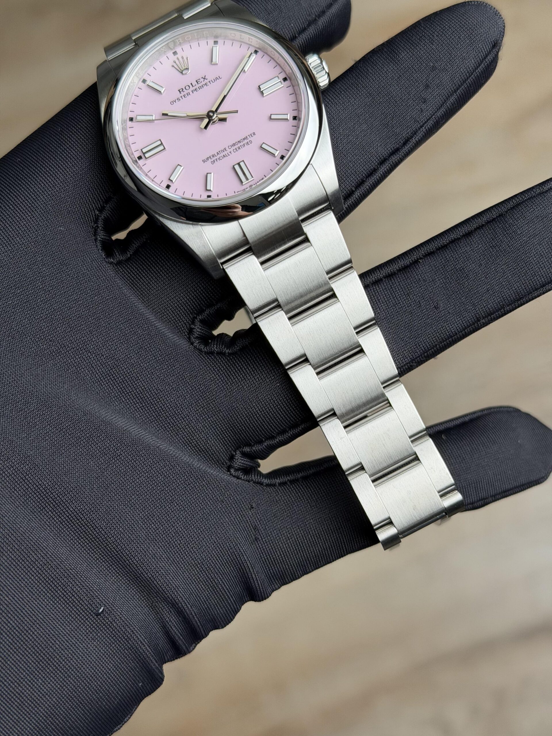 Rolex Oyster Perpetual 126000 view 5