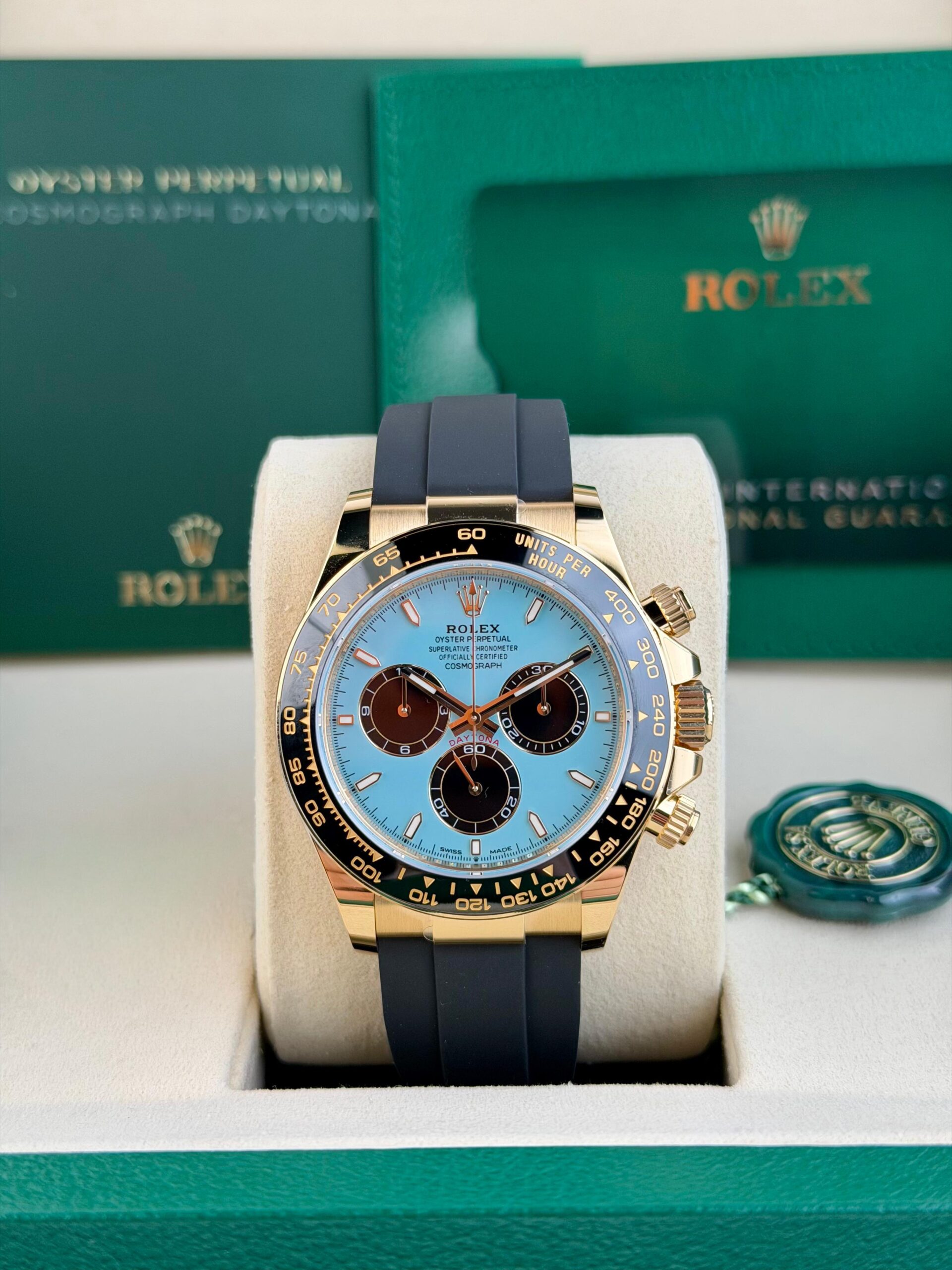 Rolex Cosmograph Daytona 126518LN view 2